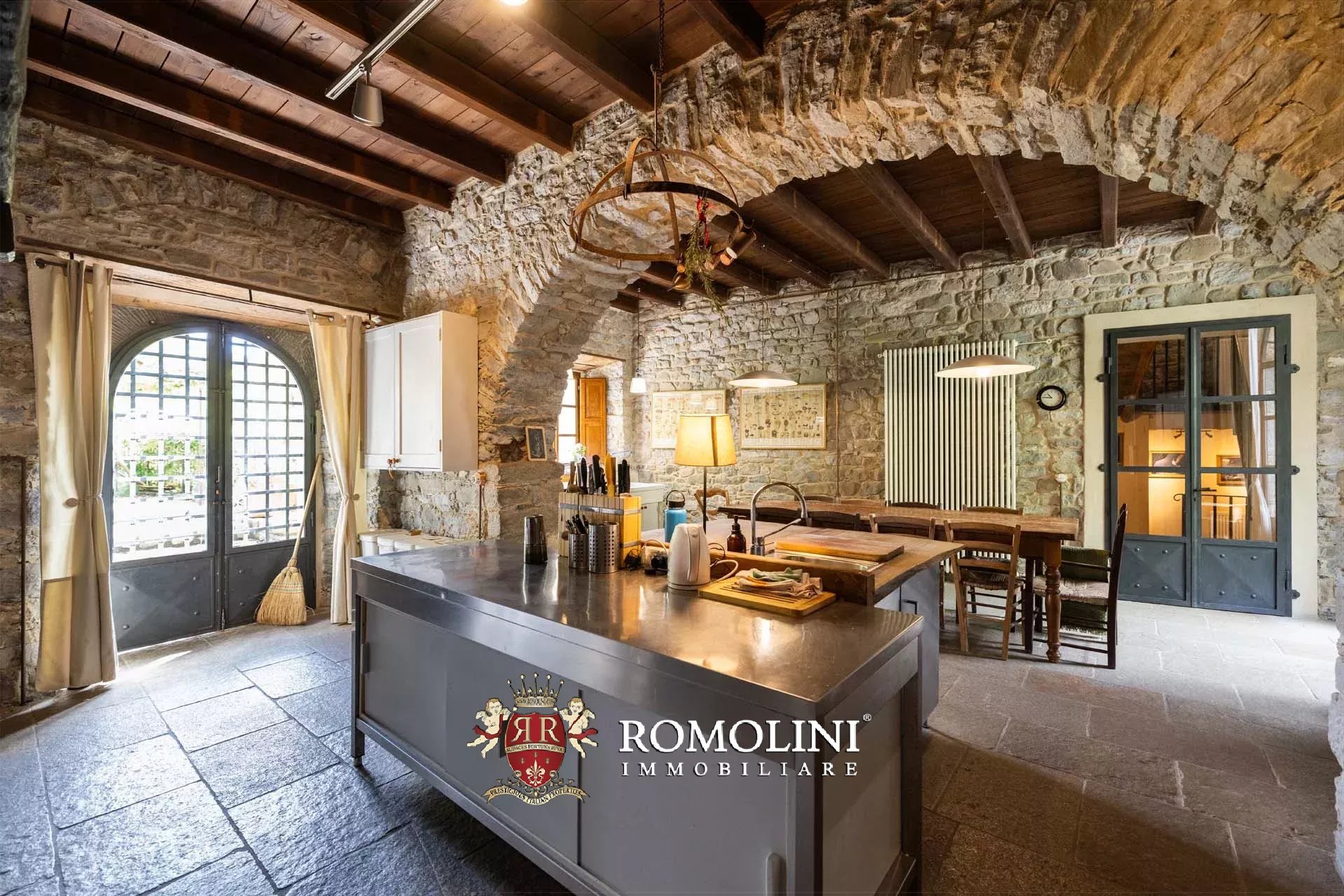 10 Bedroom Villa/Townhouse's Image 22