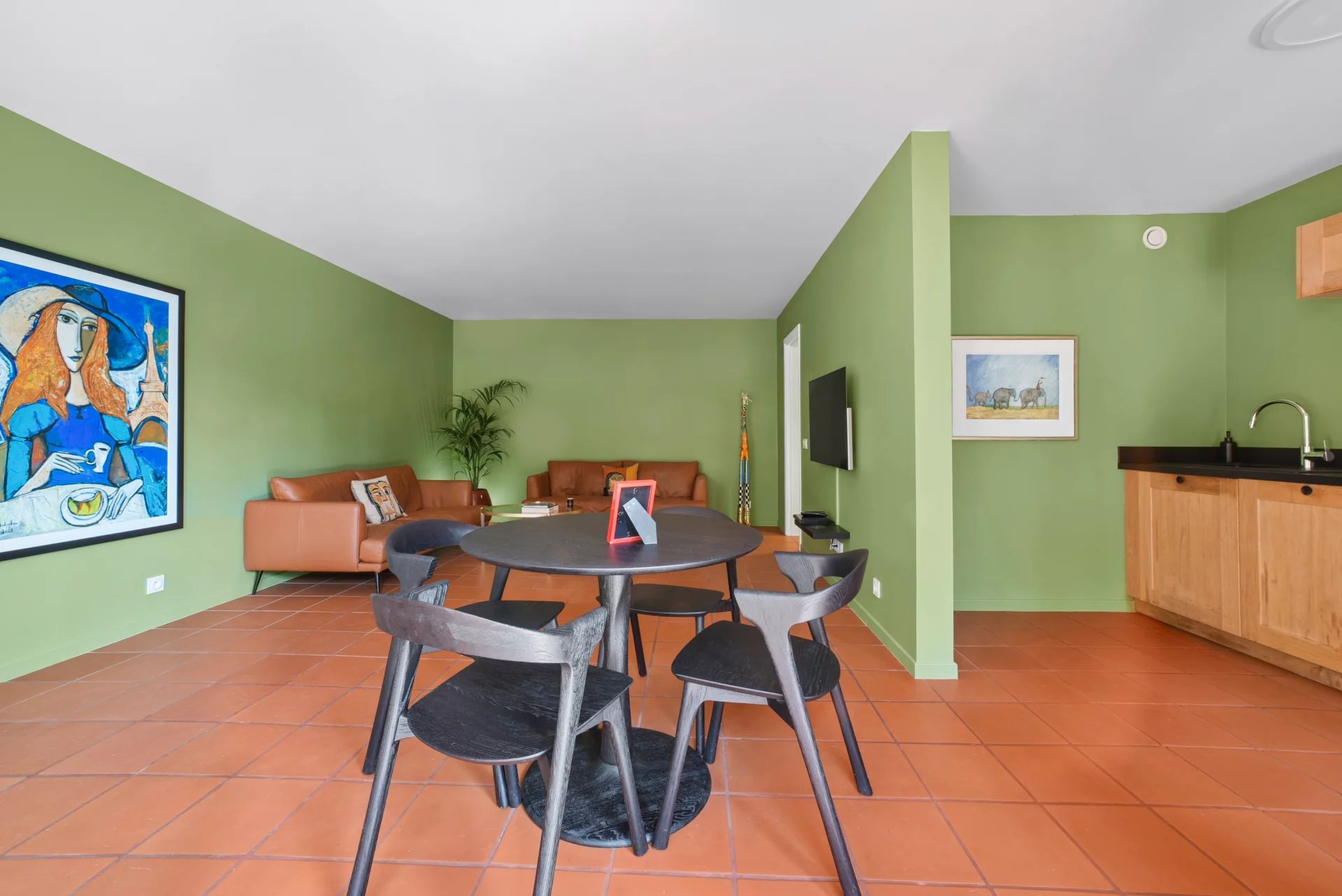 Appartement rénové d'une chambre avec grande terrasse orientée au sud