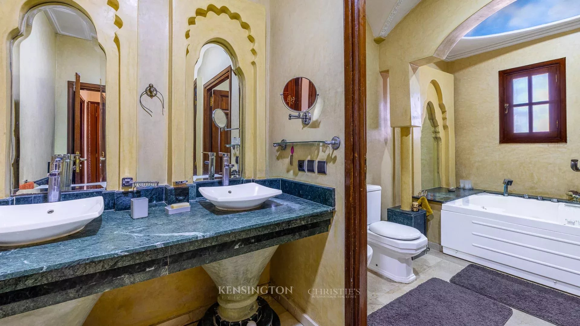 6 Bedroom Villa/Townhouse's Image 24