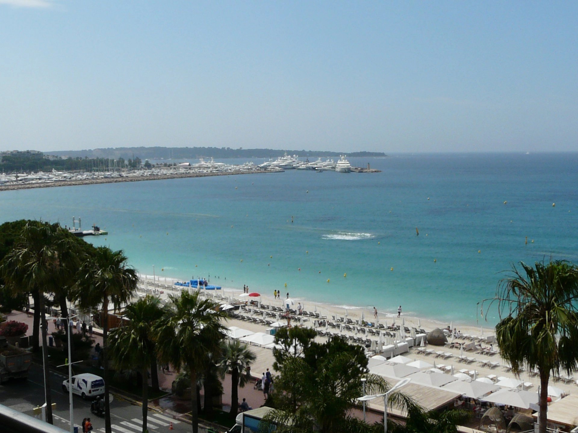 LAST FLOOR APARTMENT WITH PANORAMIC SEA VIEW