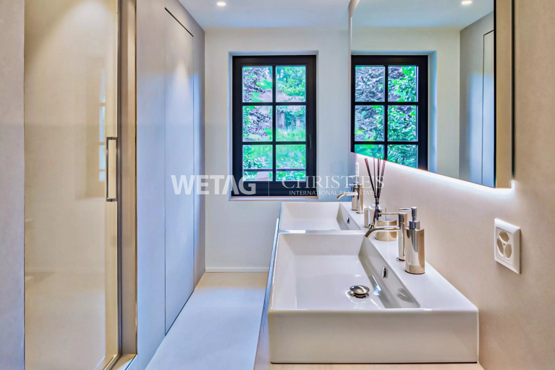 4 Bedroom Villa/Townhouse's Image 4