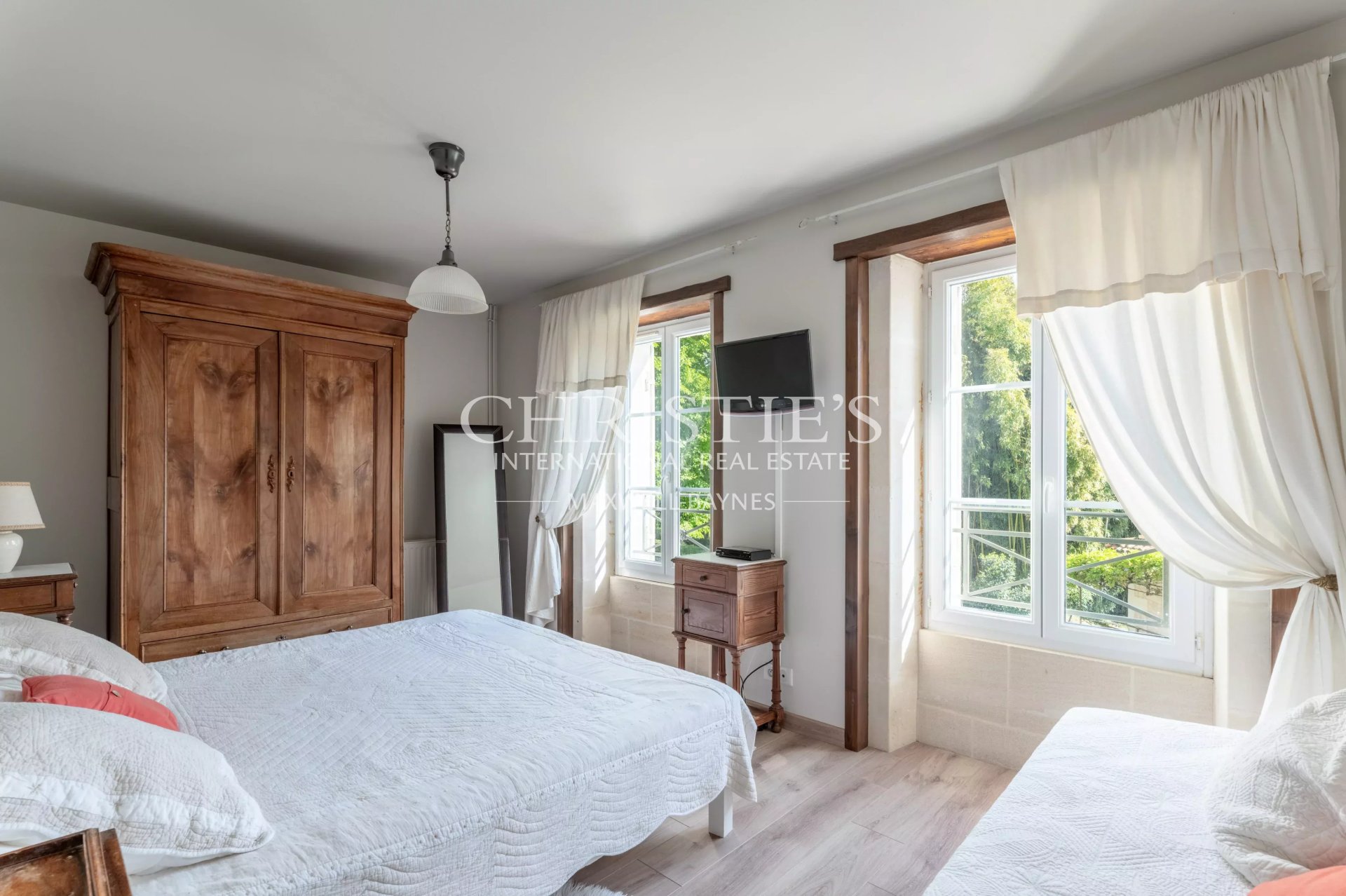 13 Bedroom Villa/Townhouse's Image 18