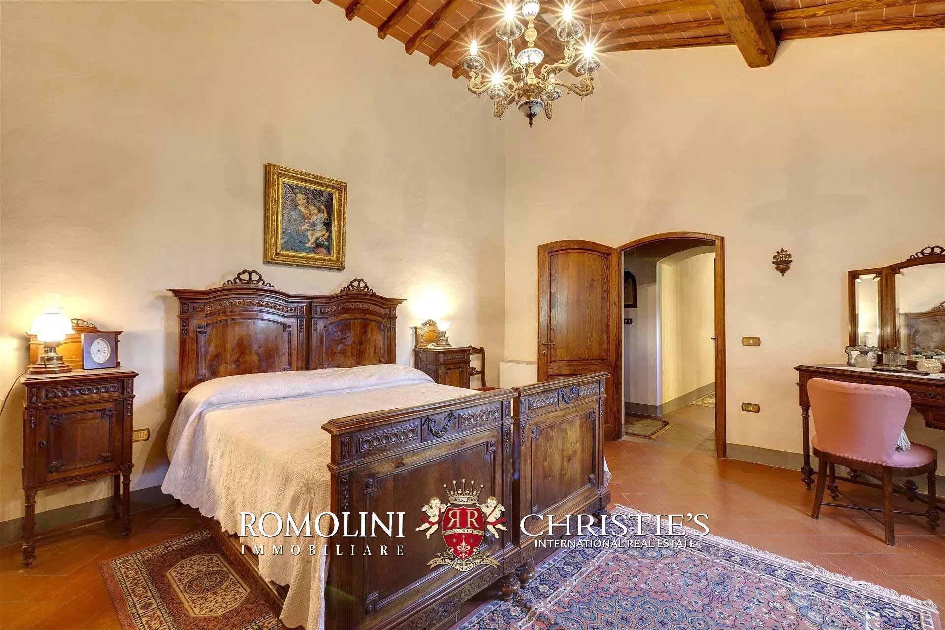 9 Bedroom Vineyard's Image 46