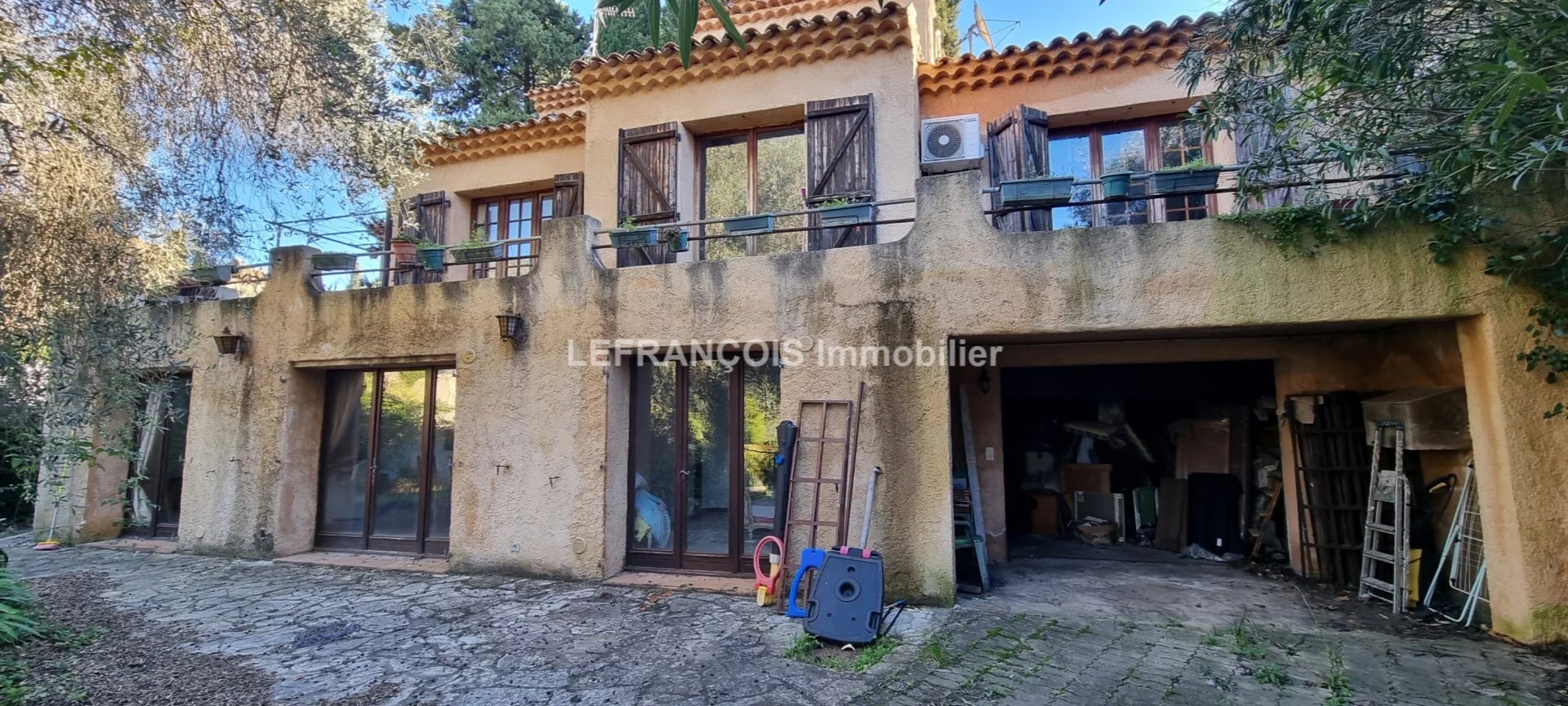Agence immobilière de 