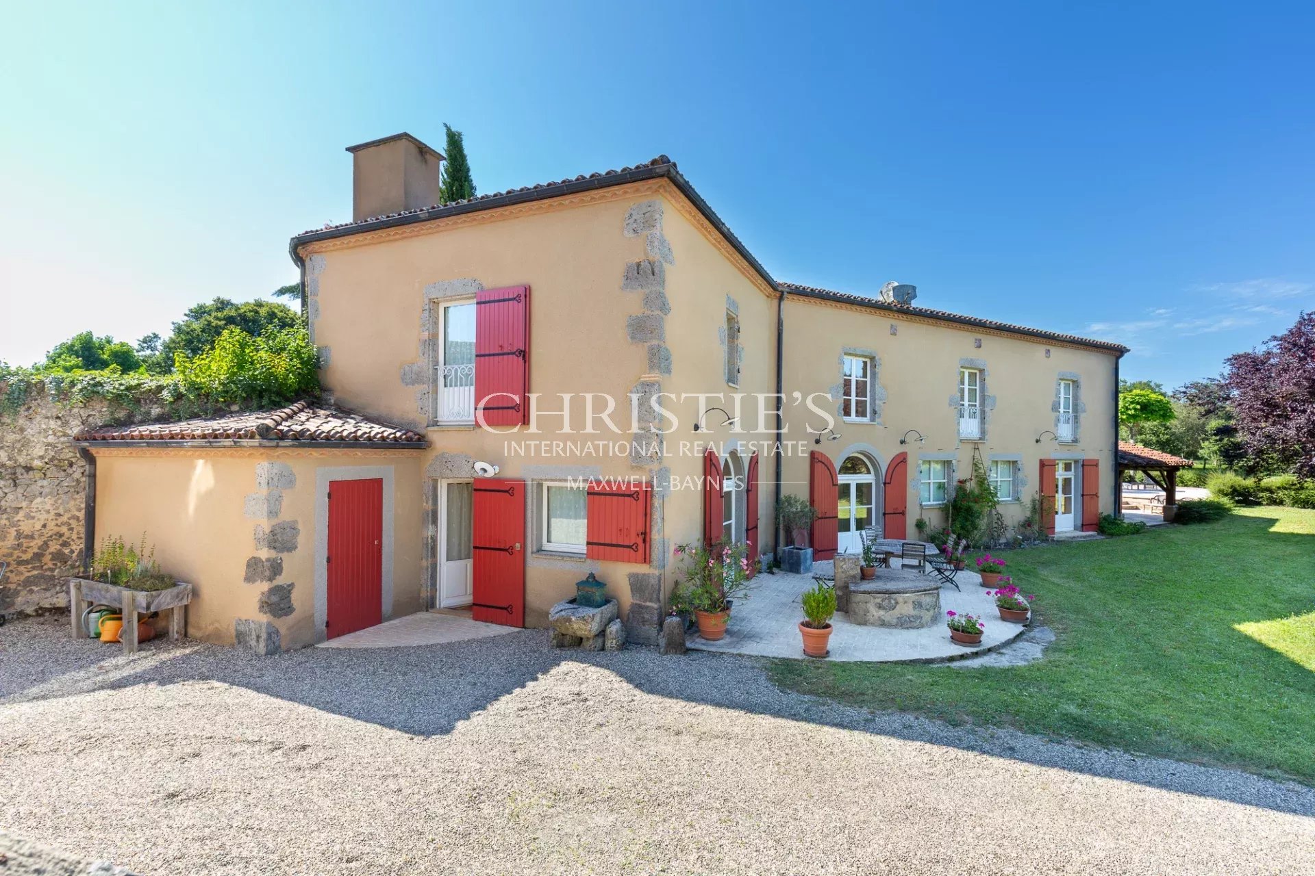 10 Bedroom Chateau's Image 23