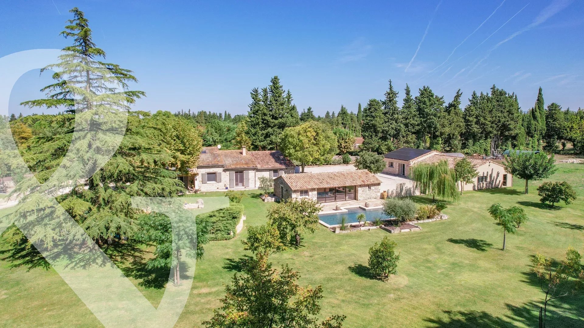 Très belle maison en pierre apparente
