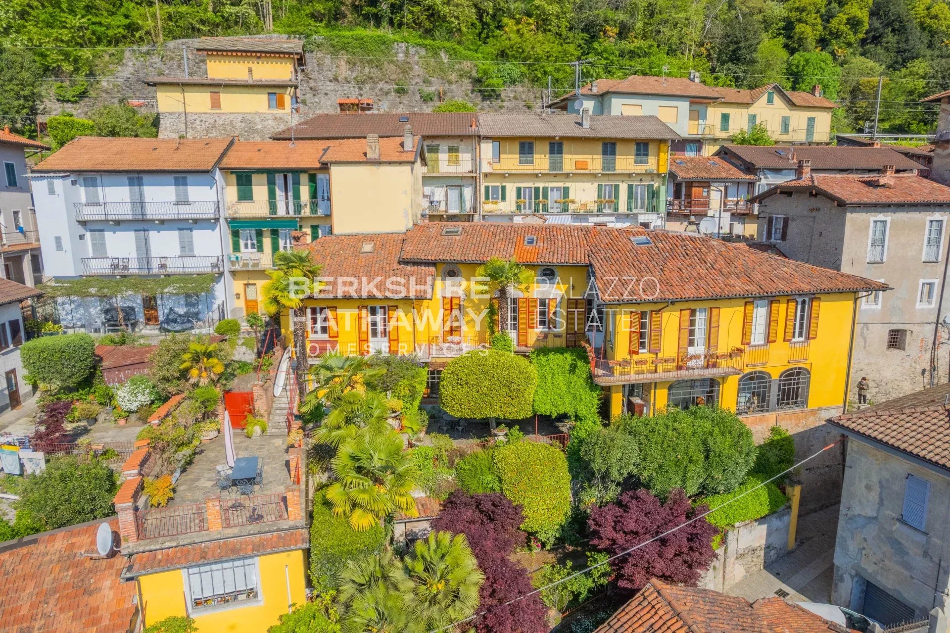 Historic Residence with Three Independent Units and Panoramic Lake Maggiore Views in Solcio di Lesa