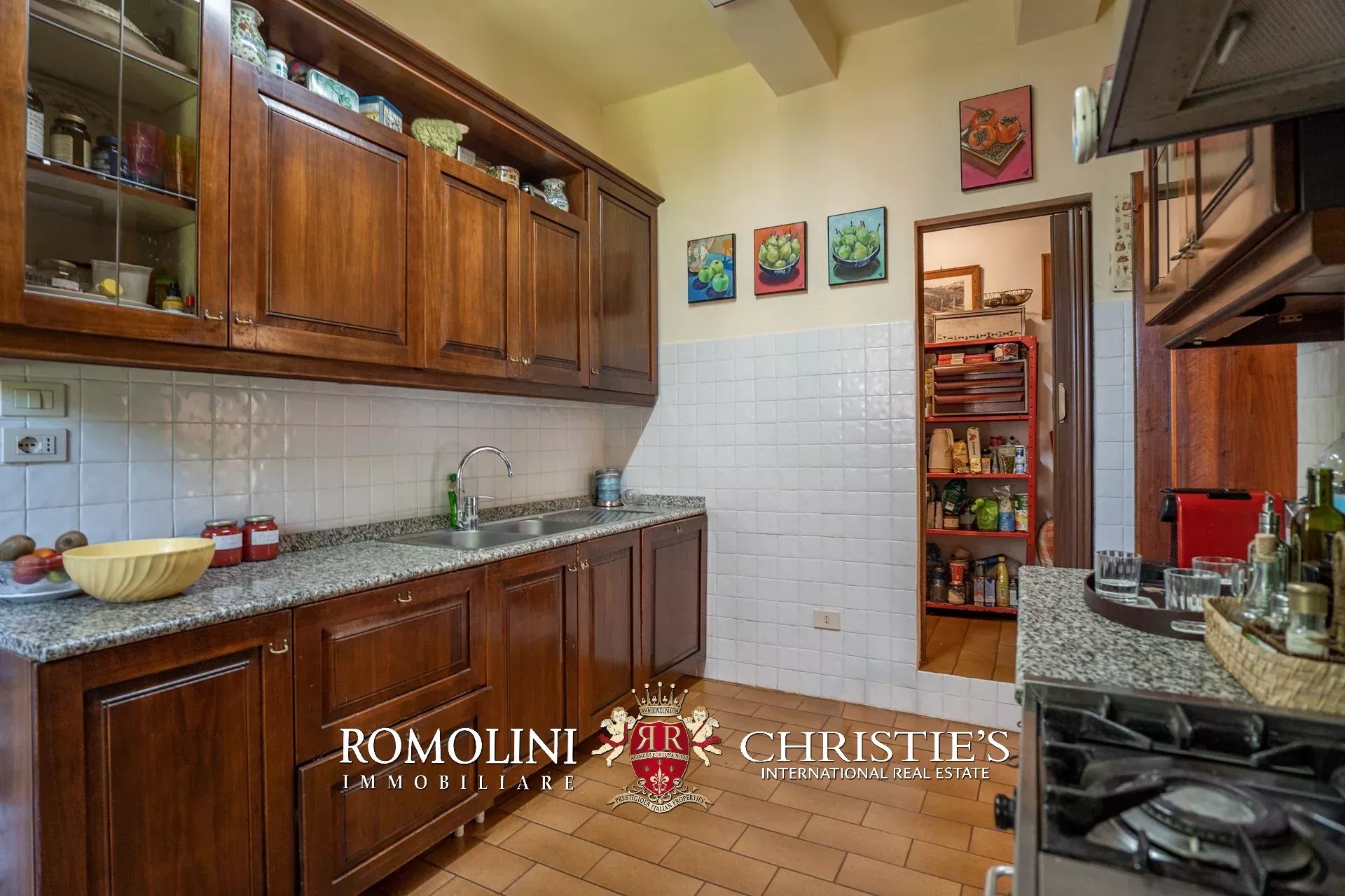 8 Bedroom Villa/Townhouse's Image 81