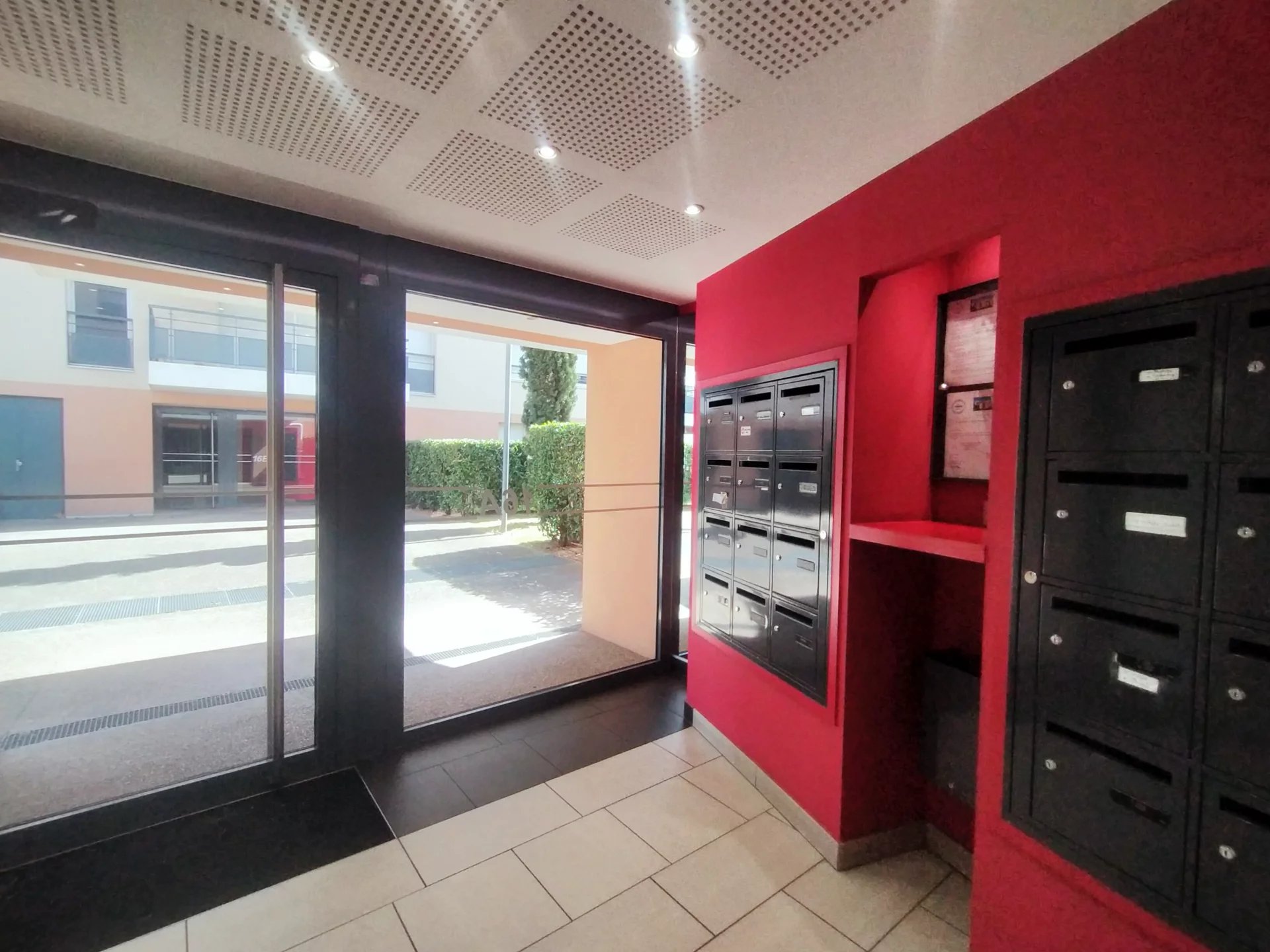 481794 Location Vénissieux