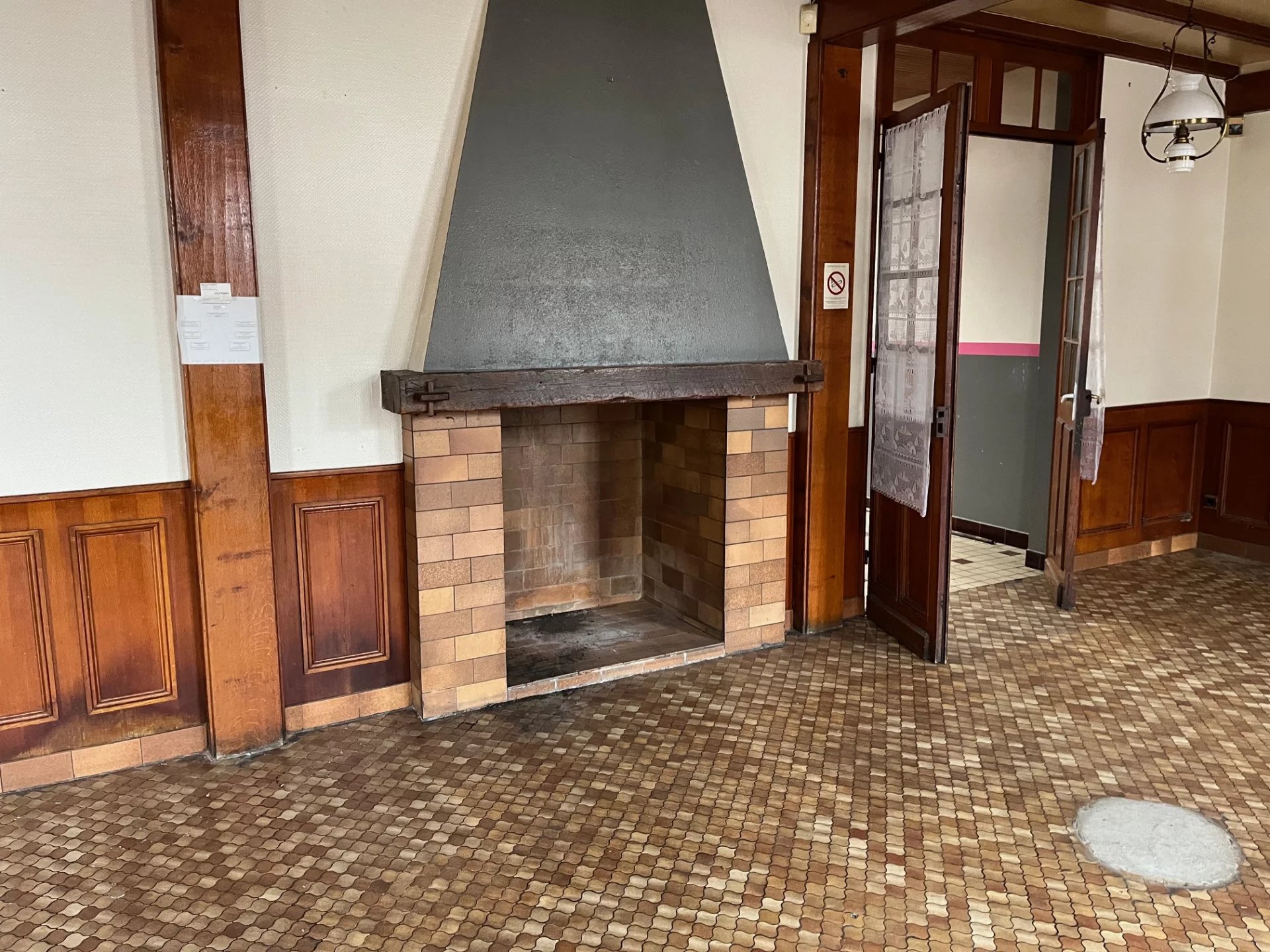 Quartier Saint-Acheul / Grande salle de restaurant / Possibilité bureaux / Une Cour — photo 3