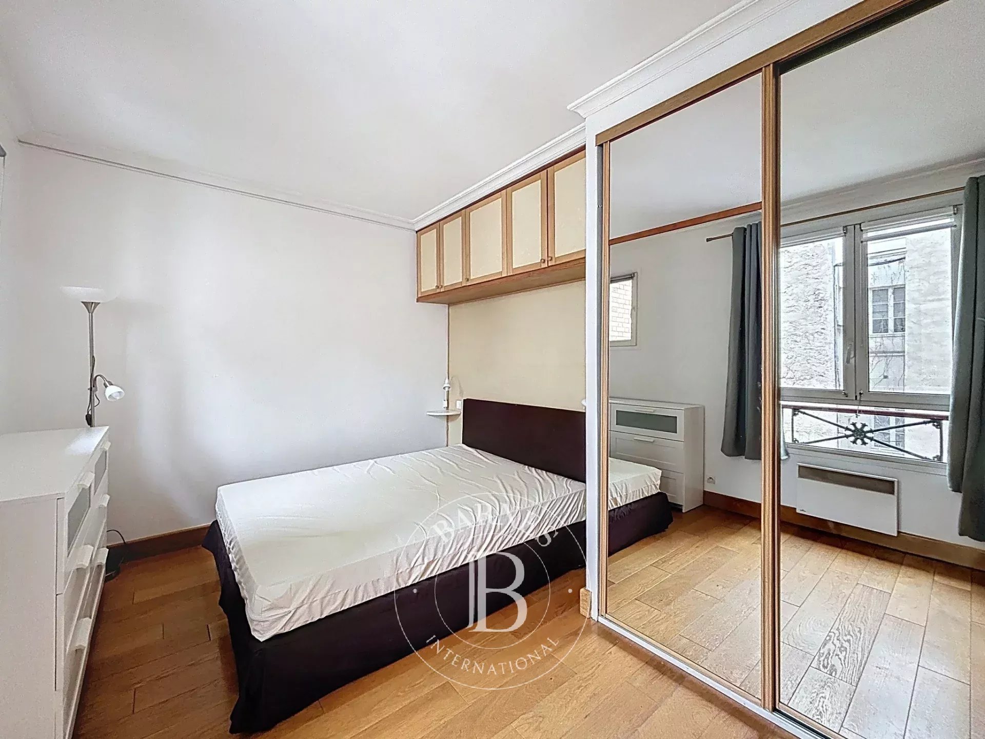 Daire Paris 4ème - picture 7