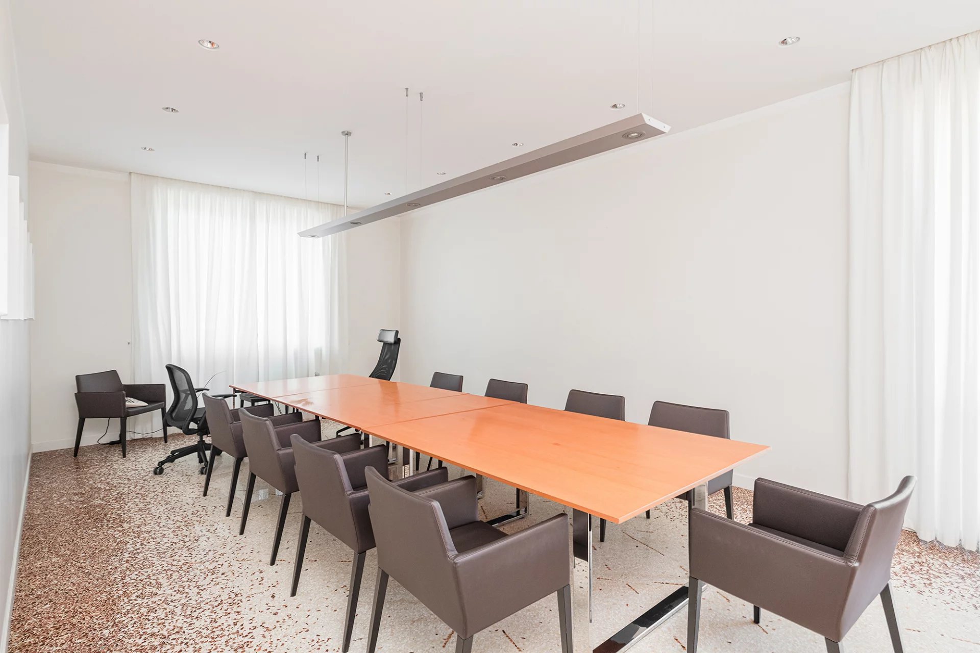 QUADRILATERO VIA MONTENAPOLEONE AREA