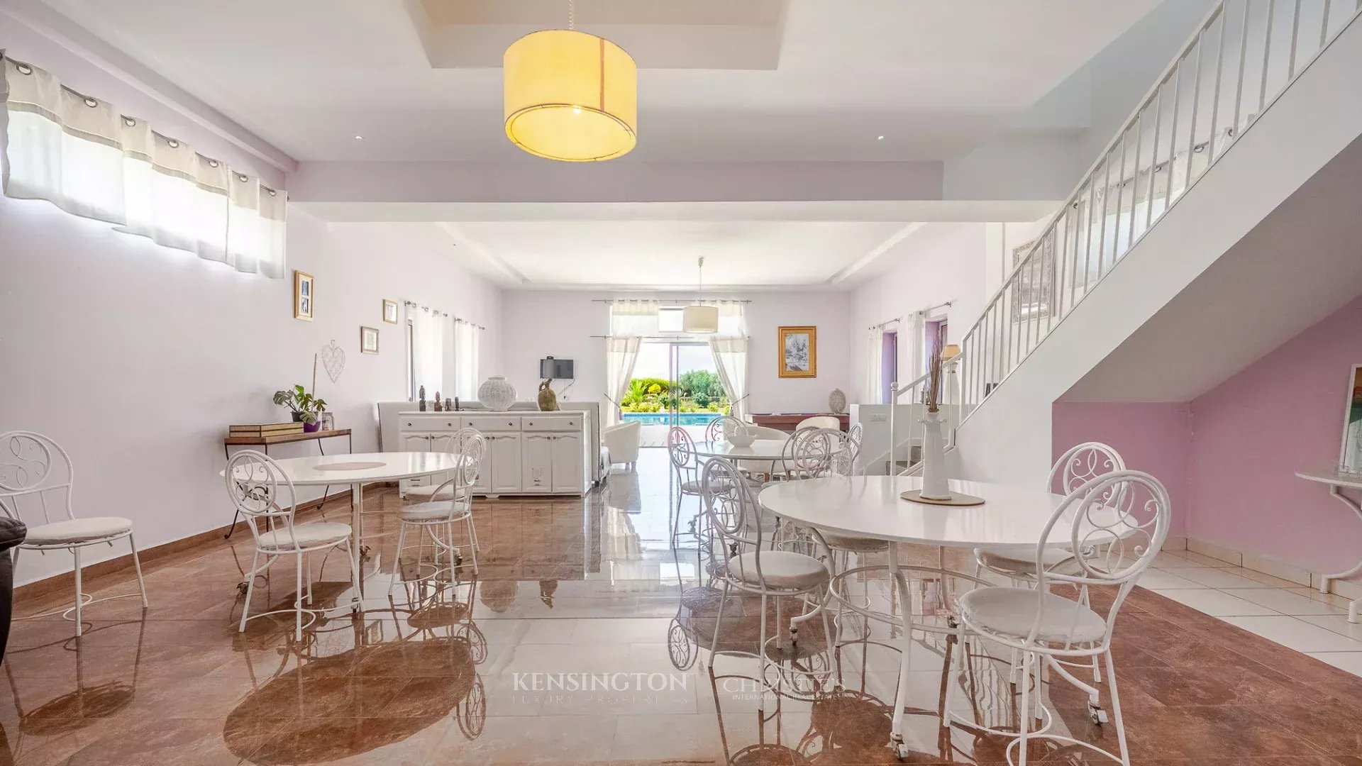 7 Bedroom Villa/Townhouse's Image 8