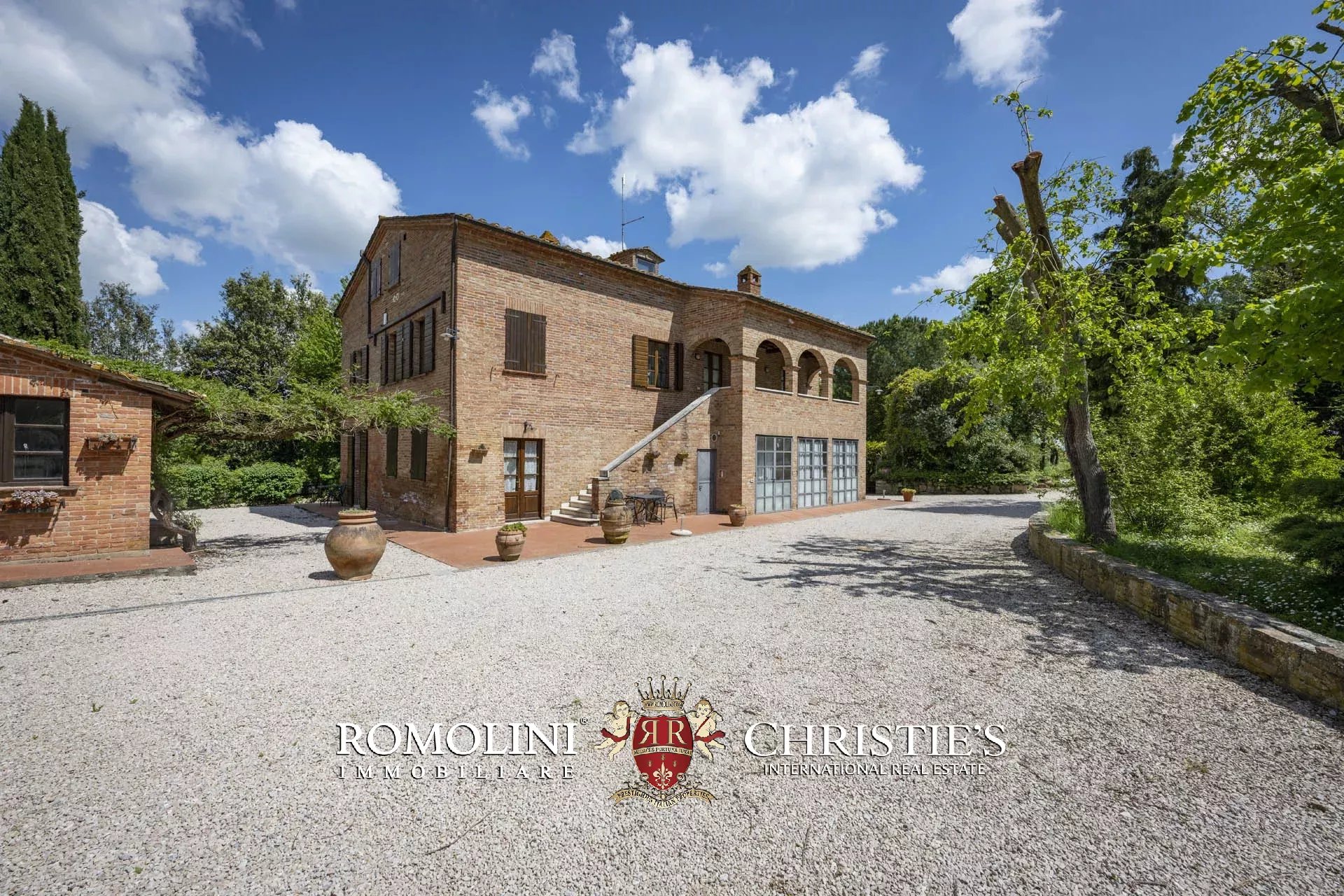 34 Bedroom Vineyard's Image 60
