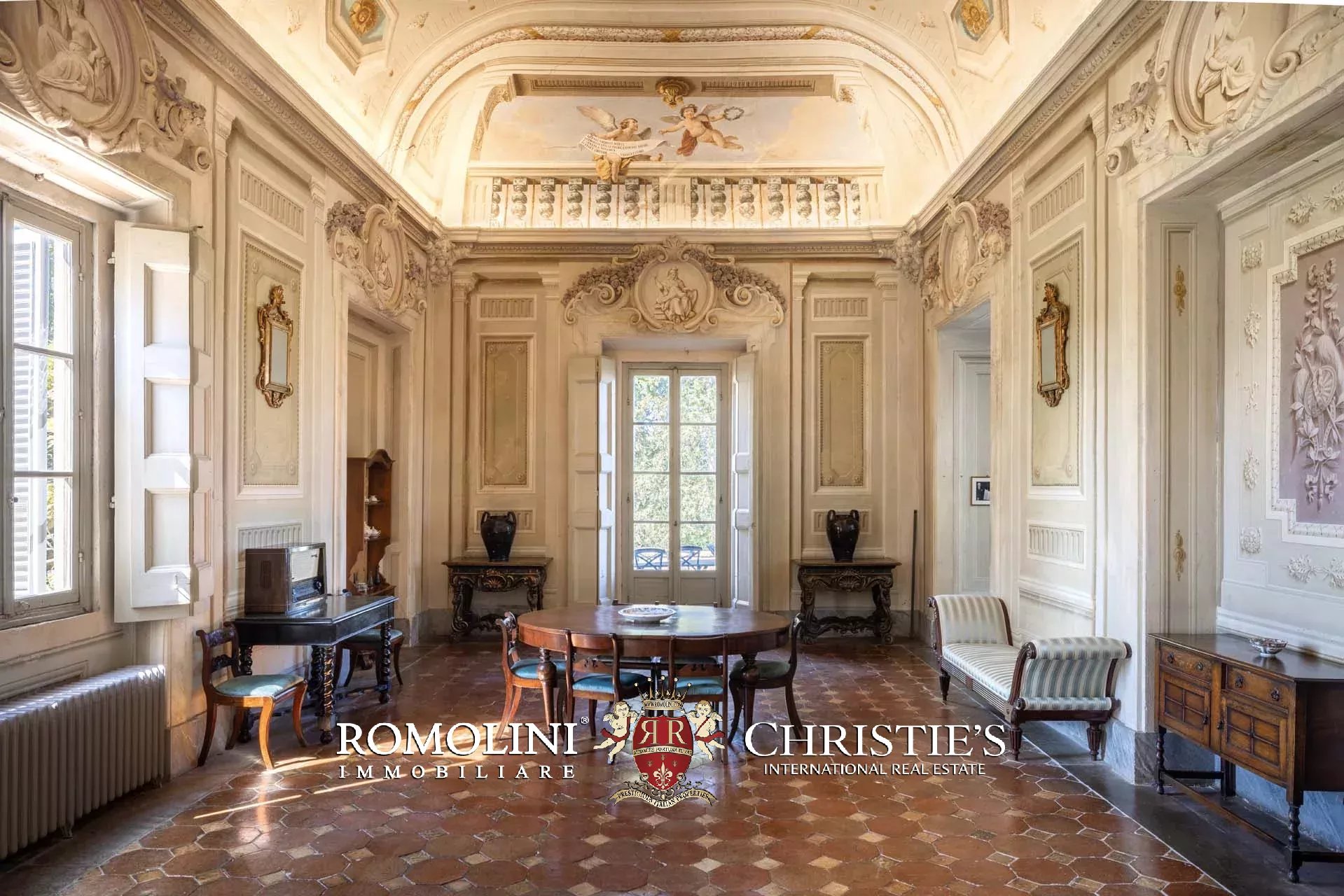 71 Bedroom Chateau's Image 34