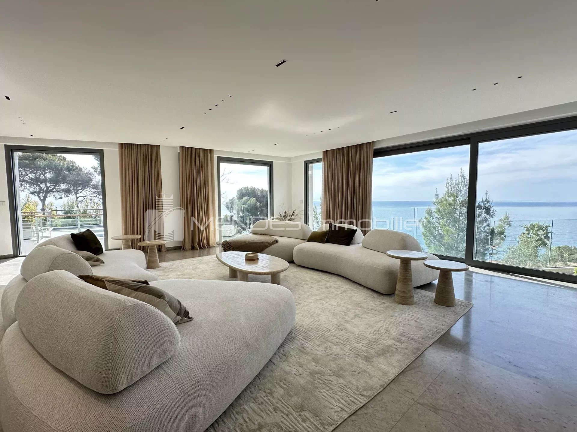 PROPRIÉTÉ LUXUEUSE CAP D'AIL