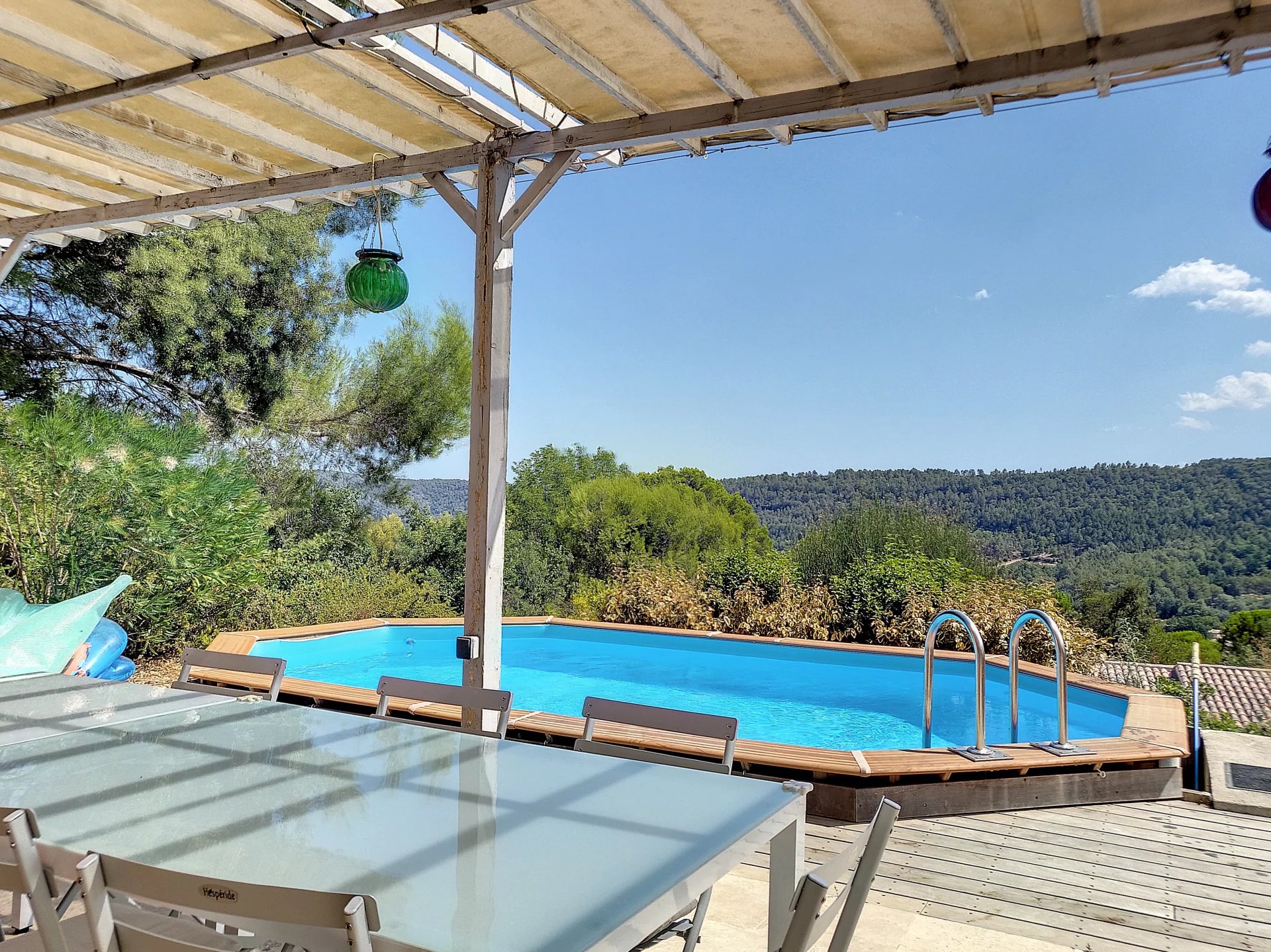 This recent house has panoramic views situated in a peaceful setting