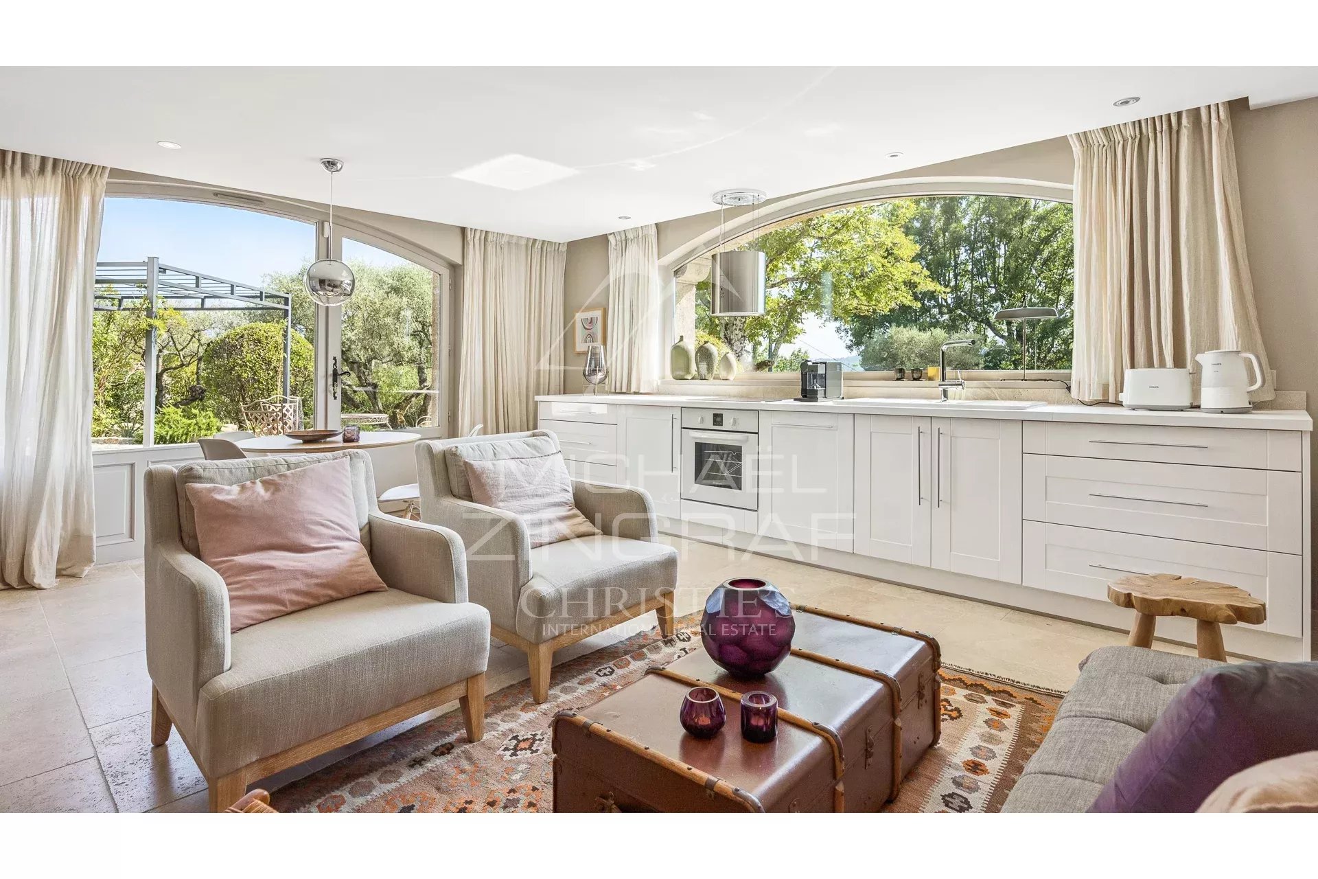 5 Bedroom Villa/Townhouse's Image 3