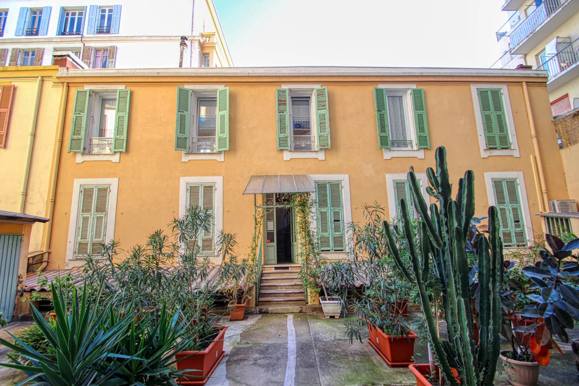 NICE "LIBERATION" - 2P 40M² | TERRASSE | CAVE