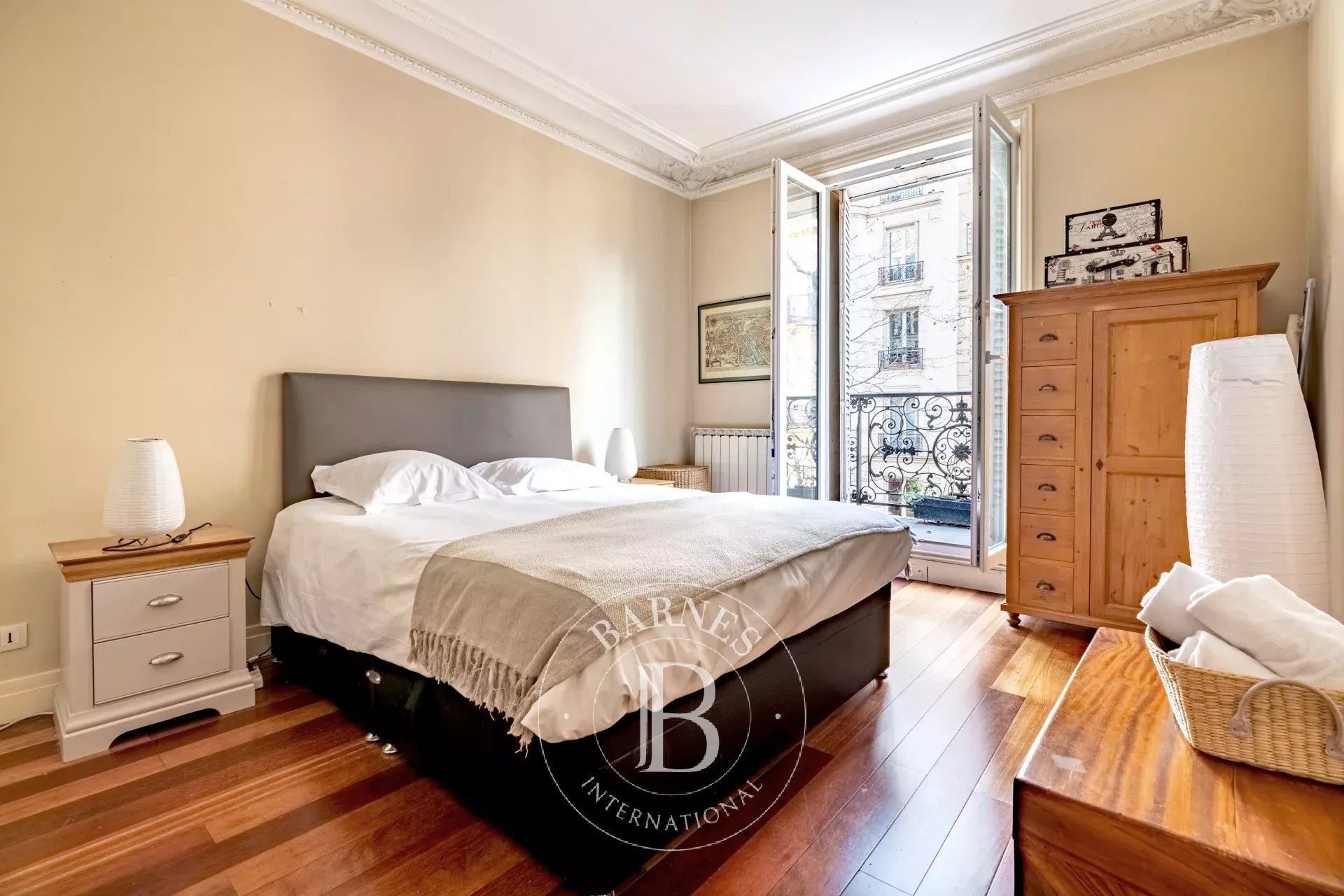 Daire Paris 4ème - picture 18