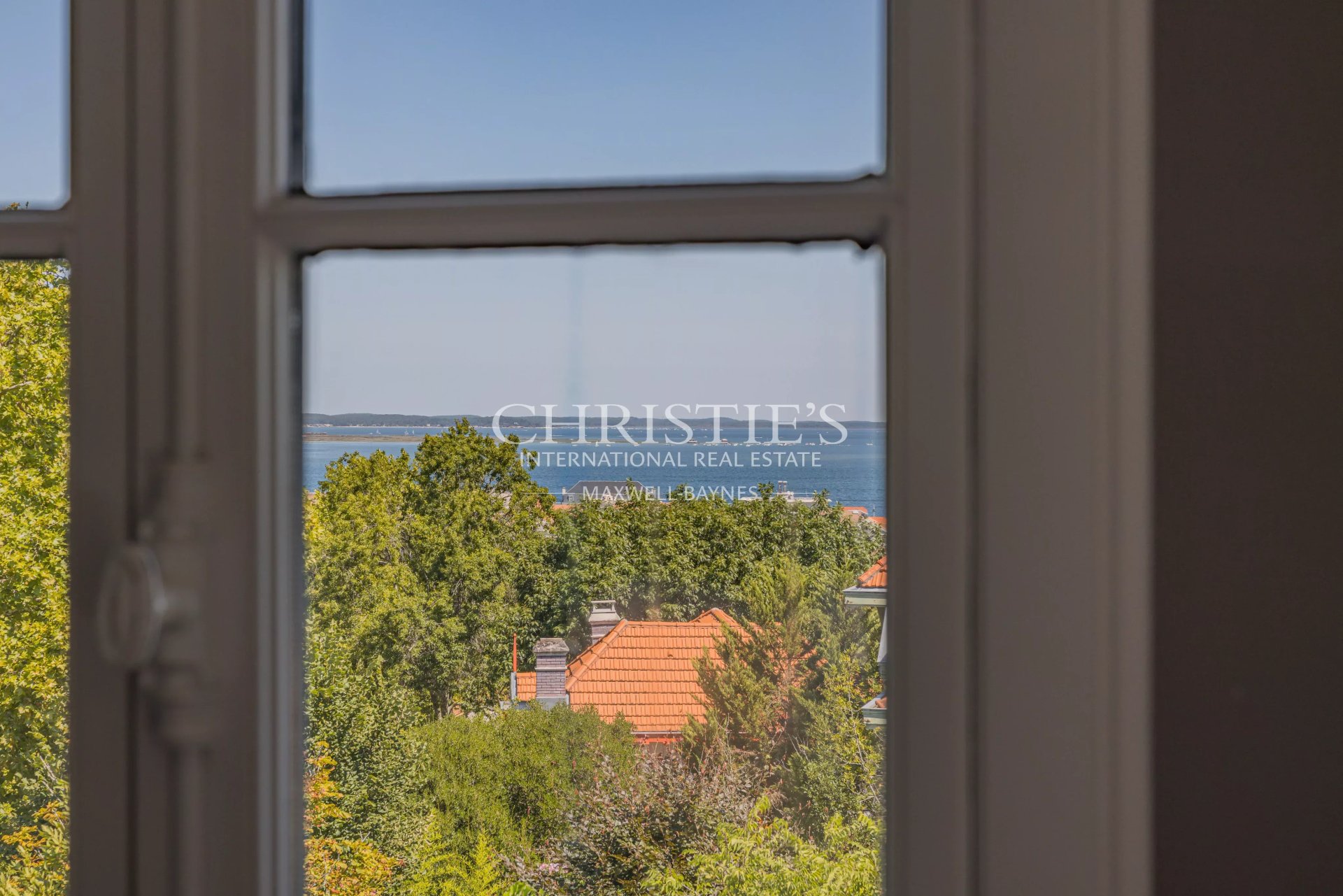 6 Bedroom Villa/Townhouse's Image 31