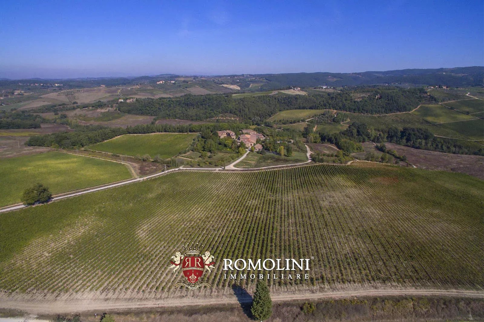 10 Bedroom Vineyard's Image 12