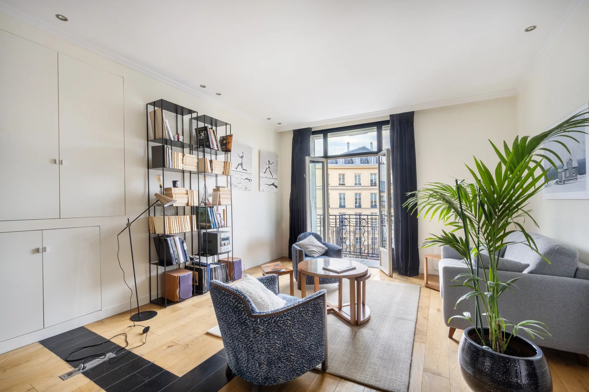 FOR SALE - 1-bedroom apartment - Rue Chauchat - Paris IX