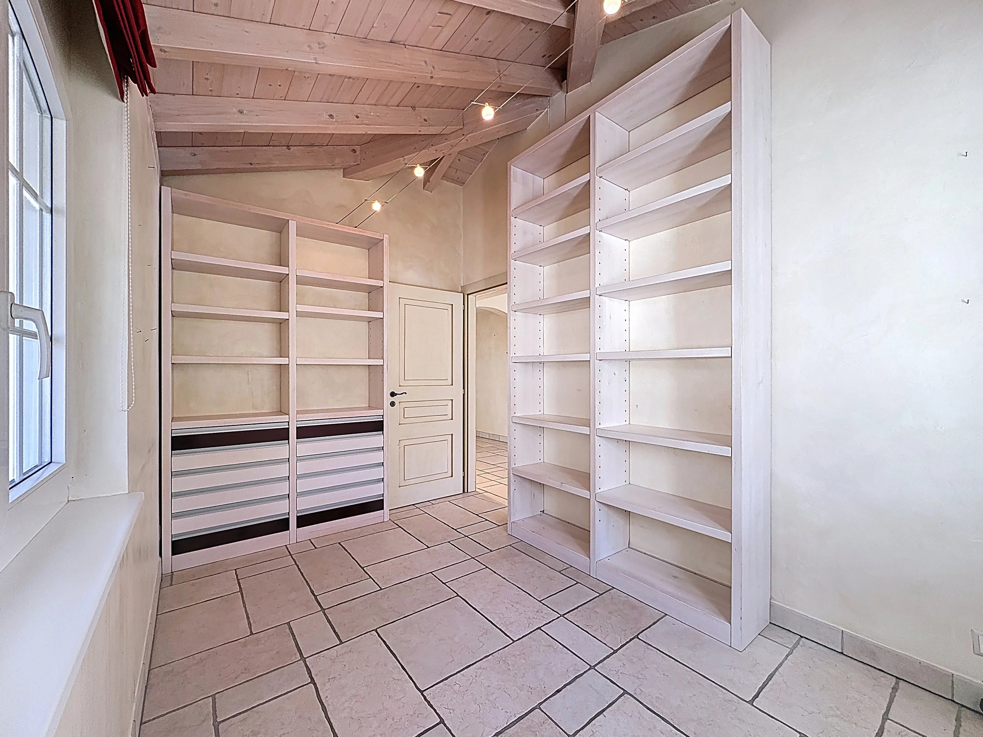 Spacieuse villa 5.5 pièces avec piscine et jardin