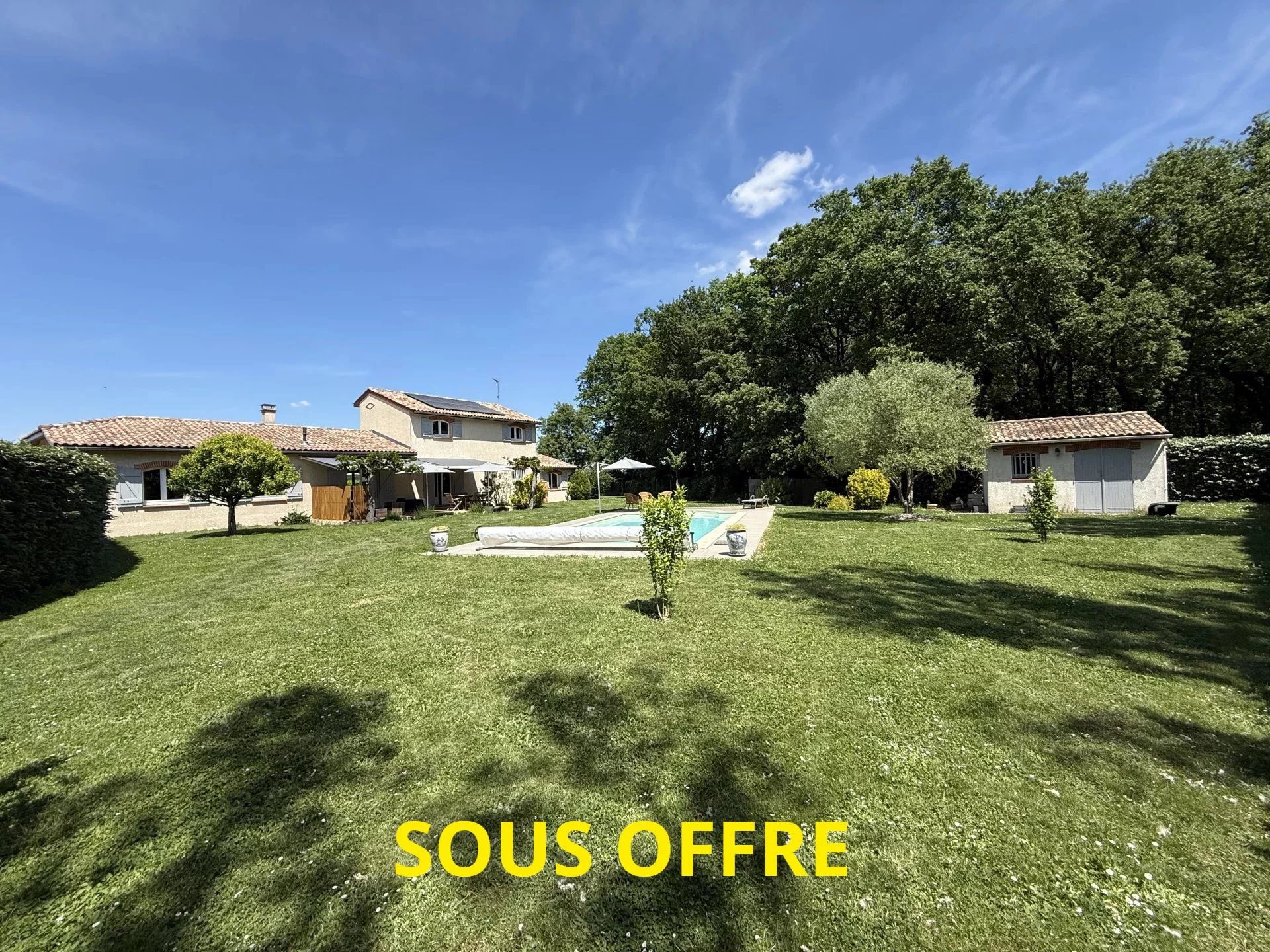 Maison spacieuse avec piscine à Pibrac