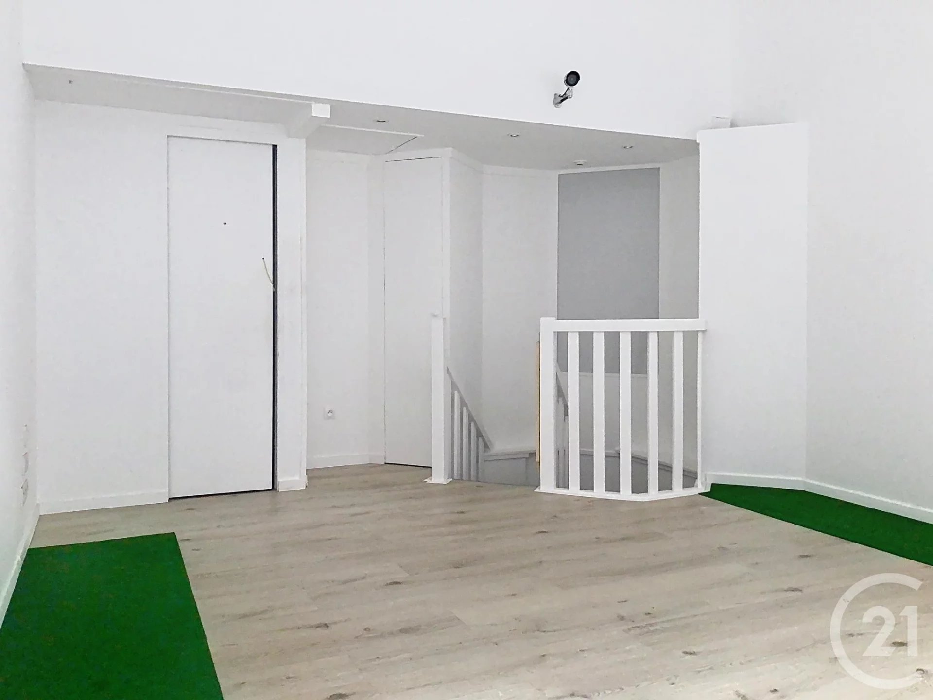 Location Commerce Dinan