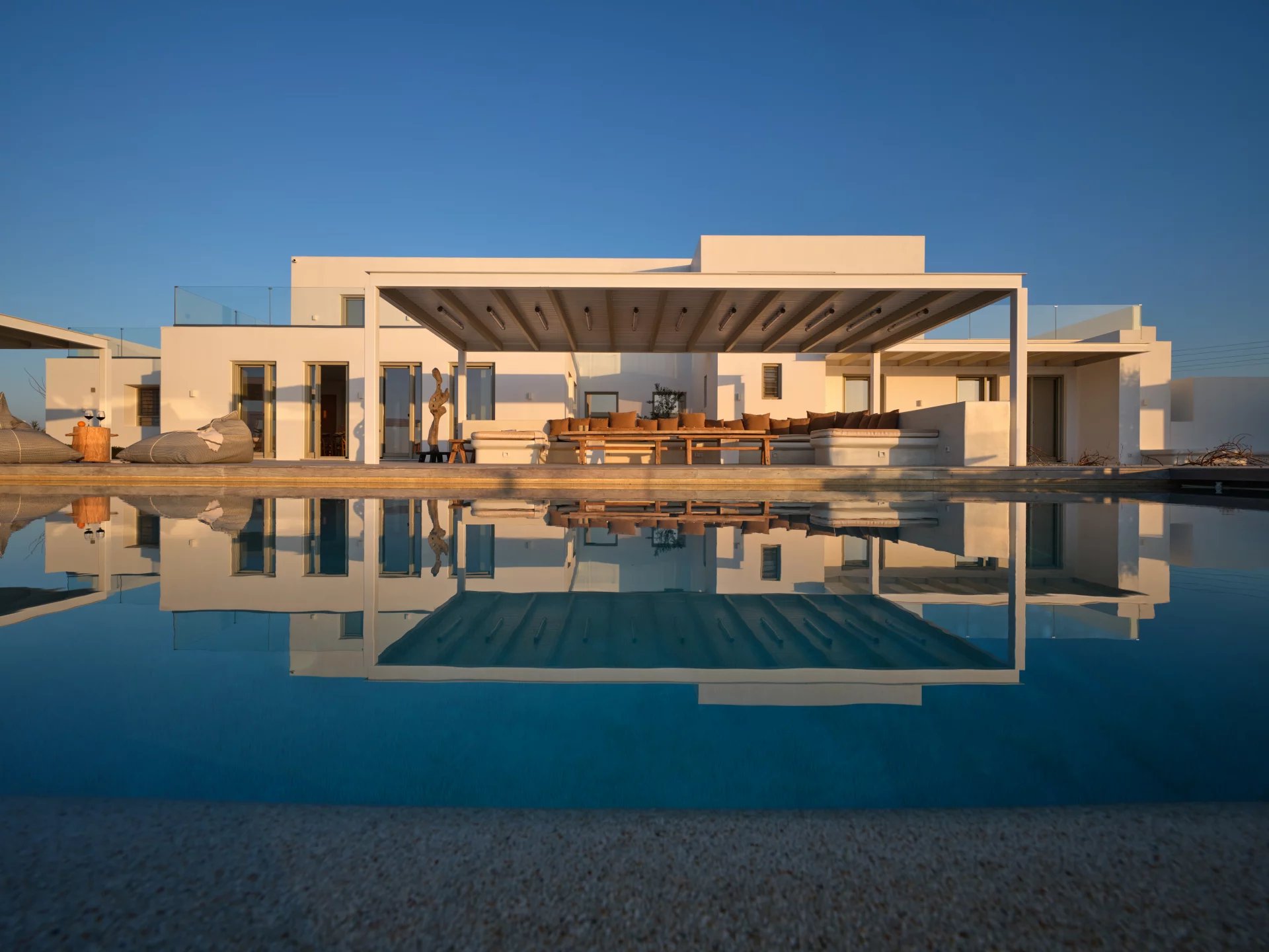 FOR SALE – CONTEMPORARY LUXURY VILLA WITH SEA VIEW – PAROS ISLAND