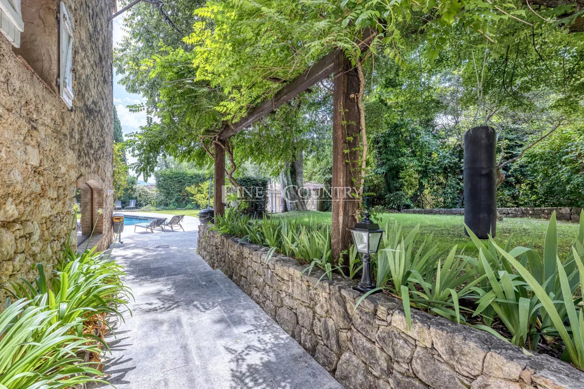 Photo of For Sale Stone property in Cabris