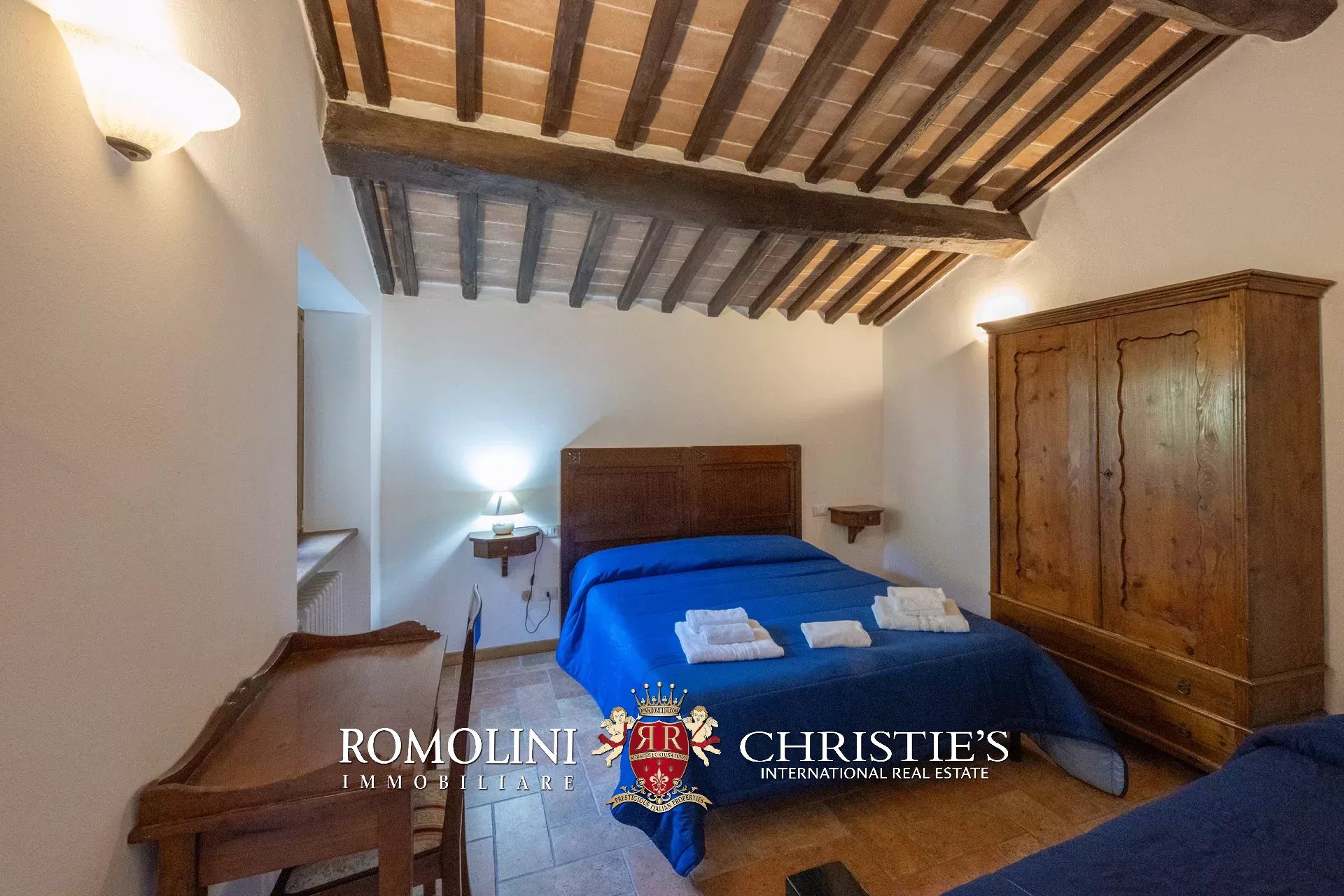 13 Bedroom Villa/Townhouse's Image 35