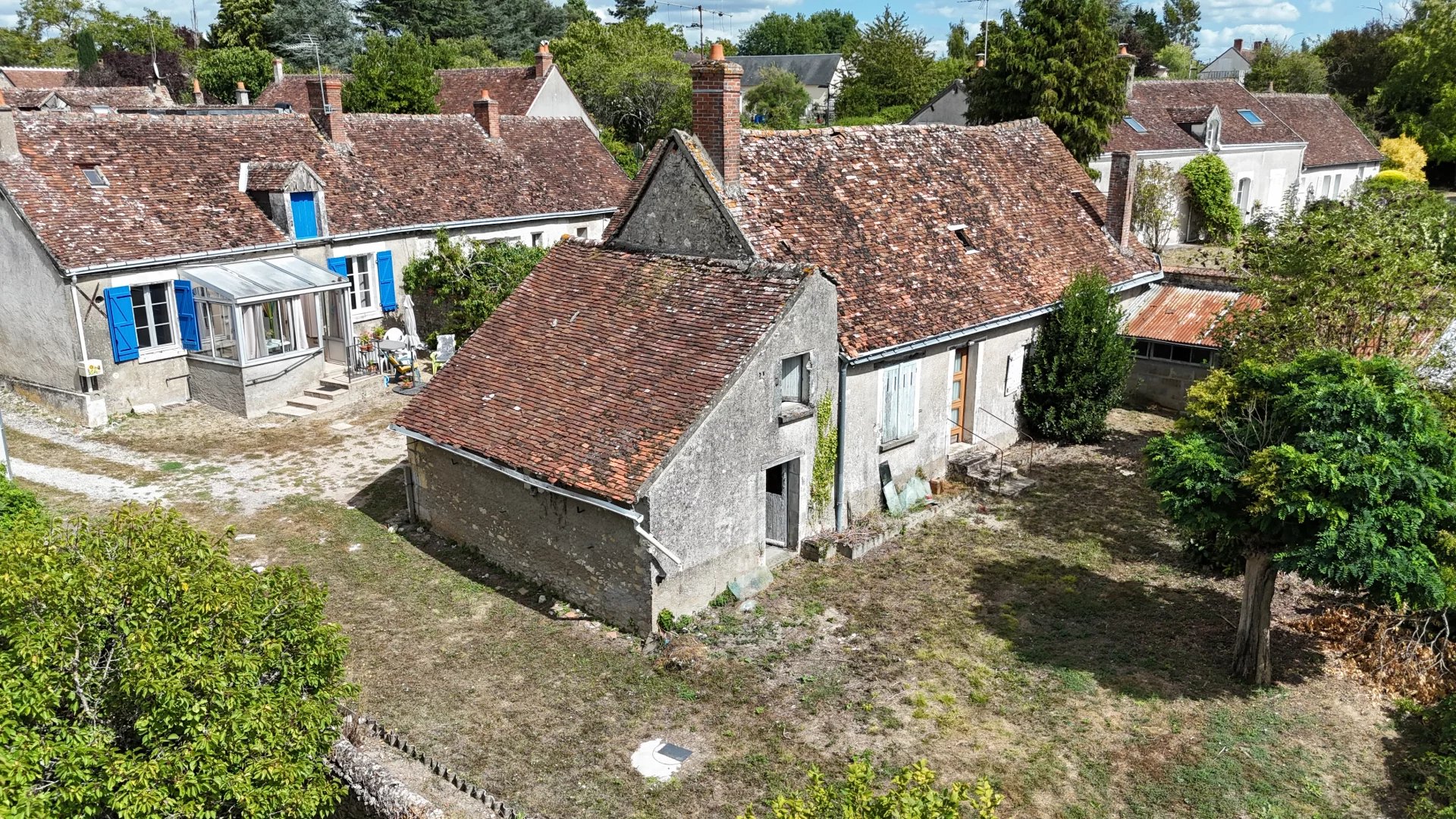 FRANCUEIL – Ensemble de longères avec potentiel