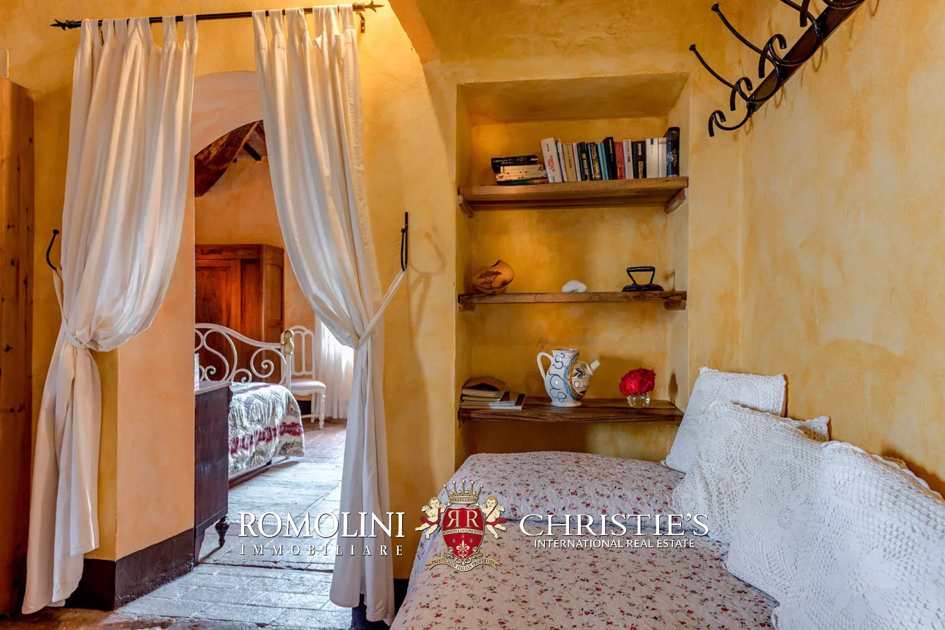 18 Bedroom Villa/Townhouse's Image 72