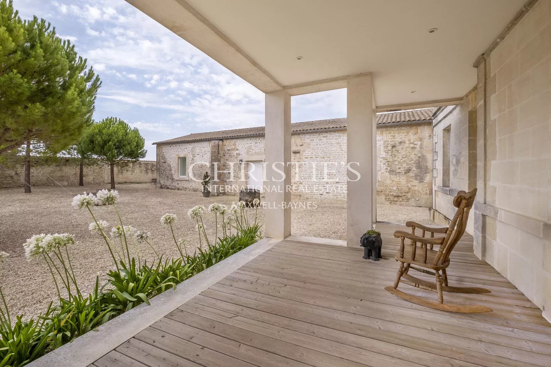 6 Bedroom Villa/Townhouse's Image 3
