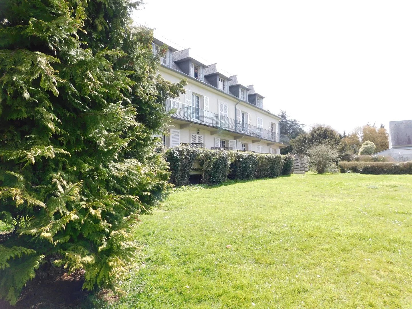 STUDIO MEUBLE – EN EXCLUSIVITE  – DINARD