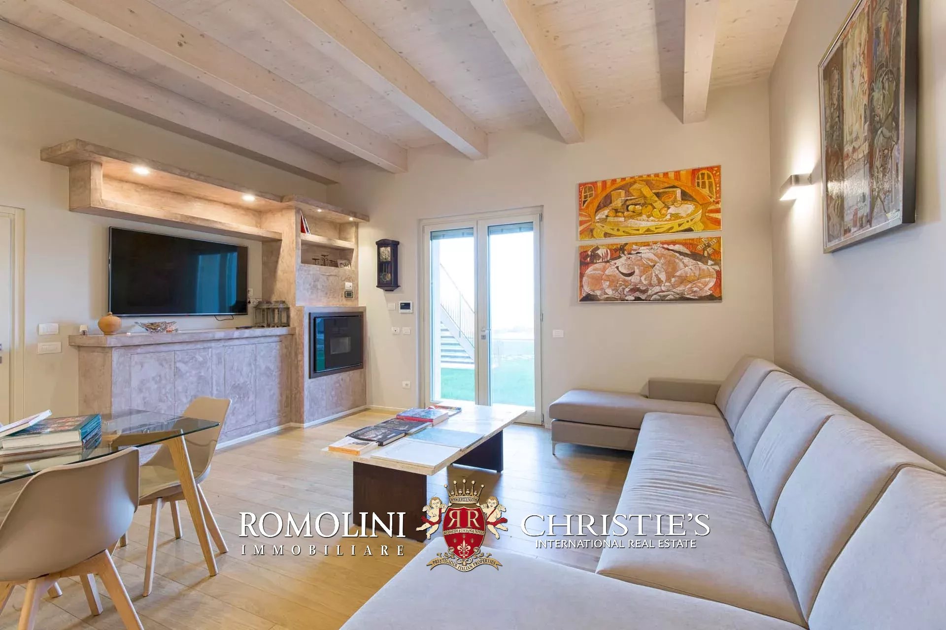7 Bedroom Villa/Townhouse's Image 61