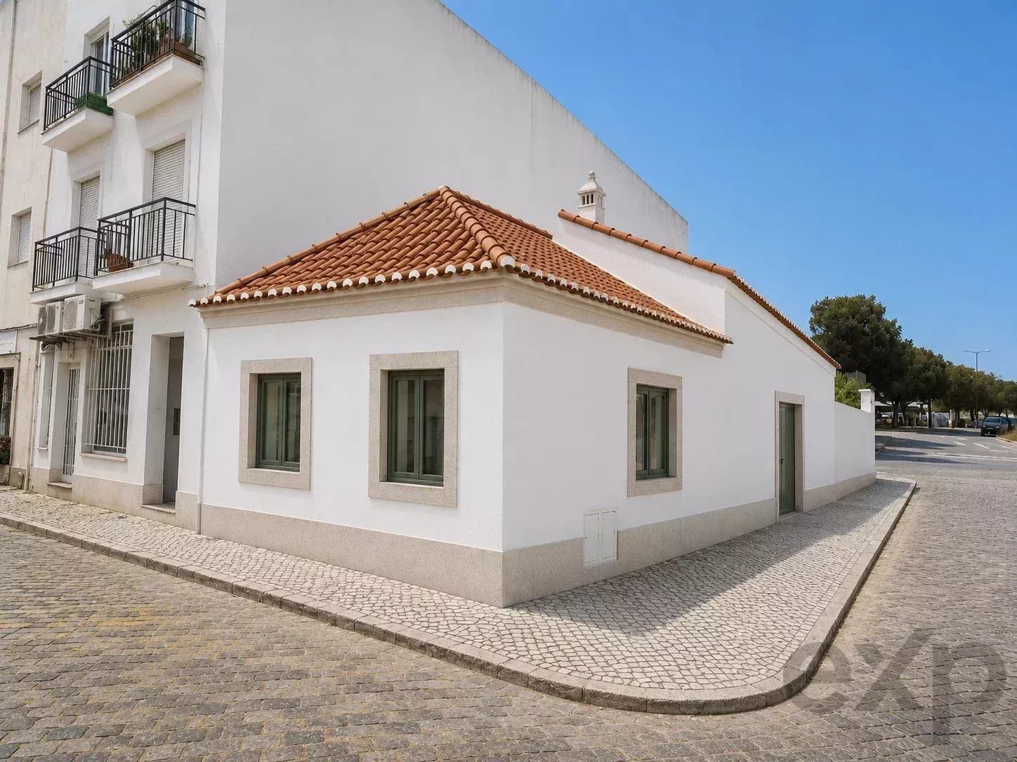 Charming House with Approved Reconstruction Project in Tavira Historic Centre 86993556 image 1