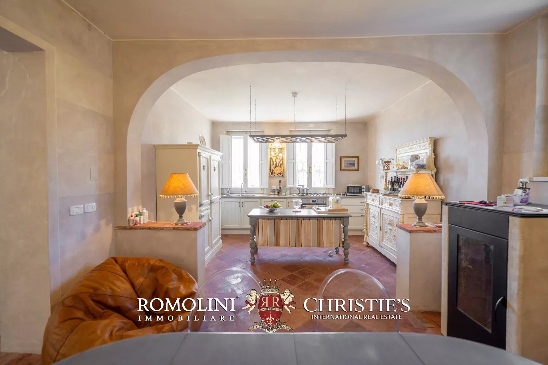 6 Bedroom Villa/Townhouse's Image 23