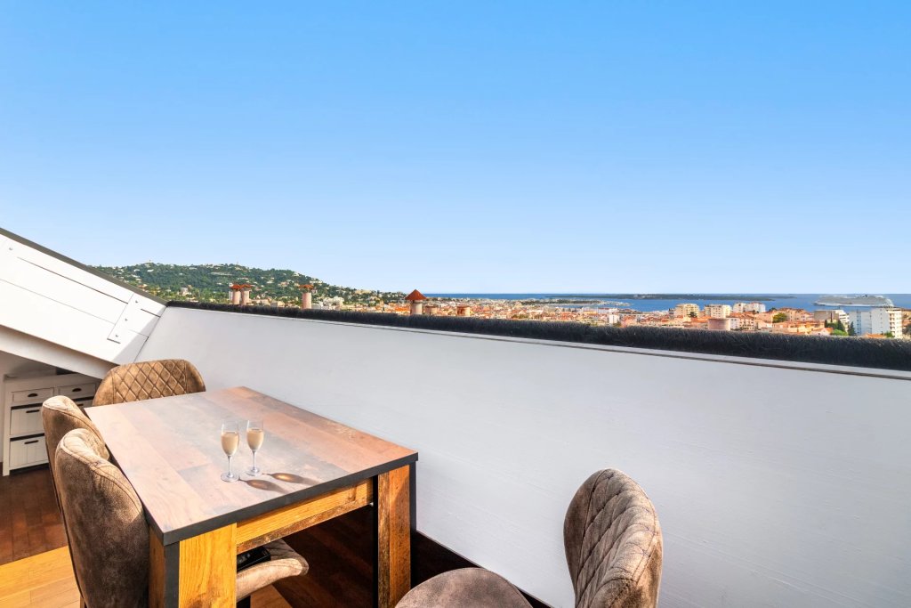 Apartment for sale in Cannes — CANNES - DUPLEX SEA VIEW - 6 ROOMS