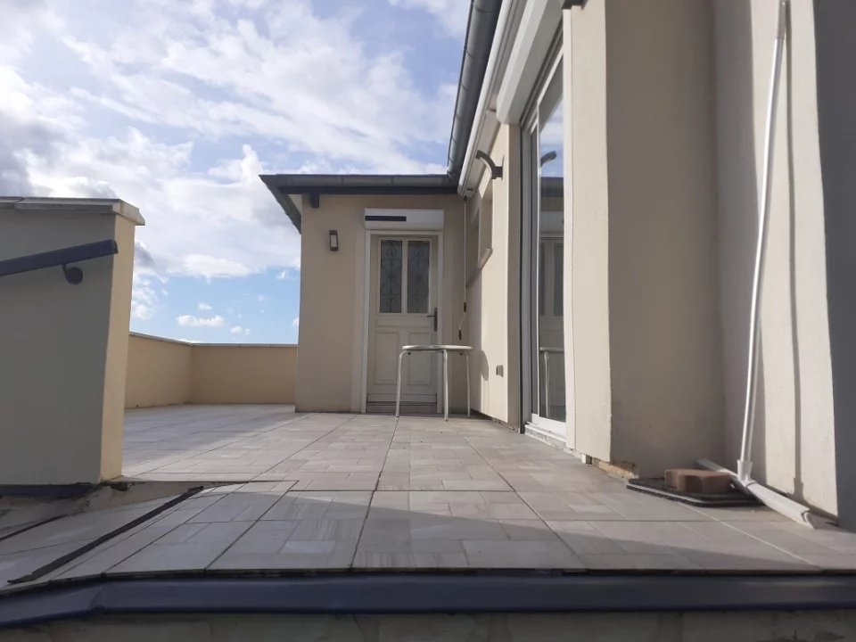 MAISON ET DÉPENDANCES SUR 1 225 M² DE TERRAIN — photo 15