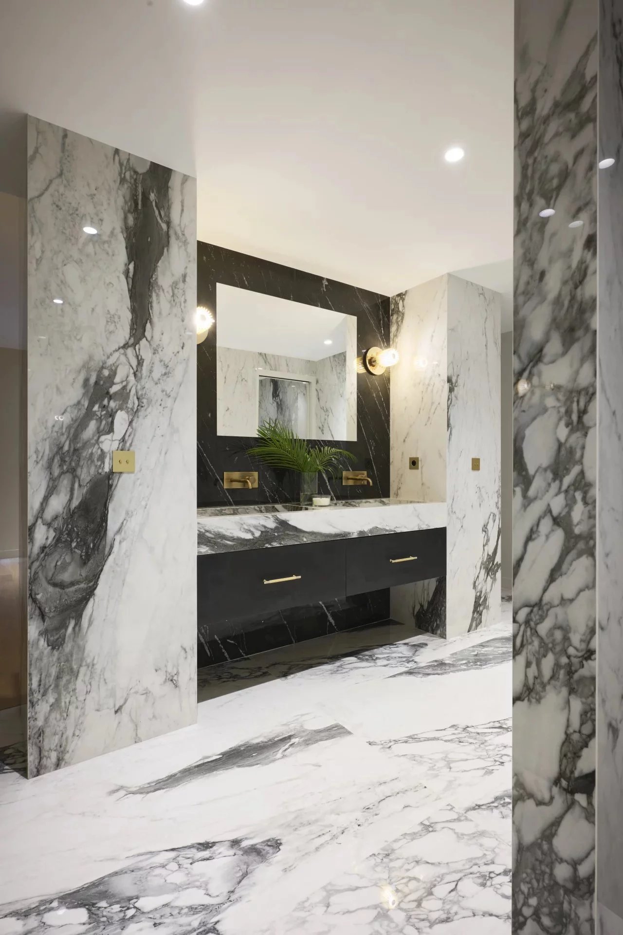 LUXUEUSE VILLA CONTEMPORAINE NEUVE - CAP D'ANTIBES