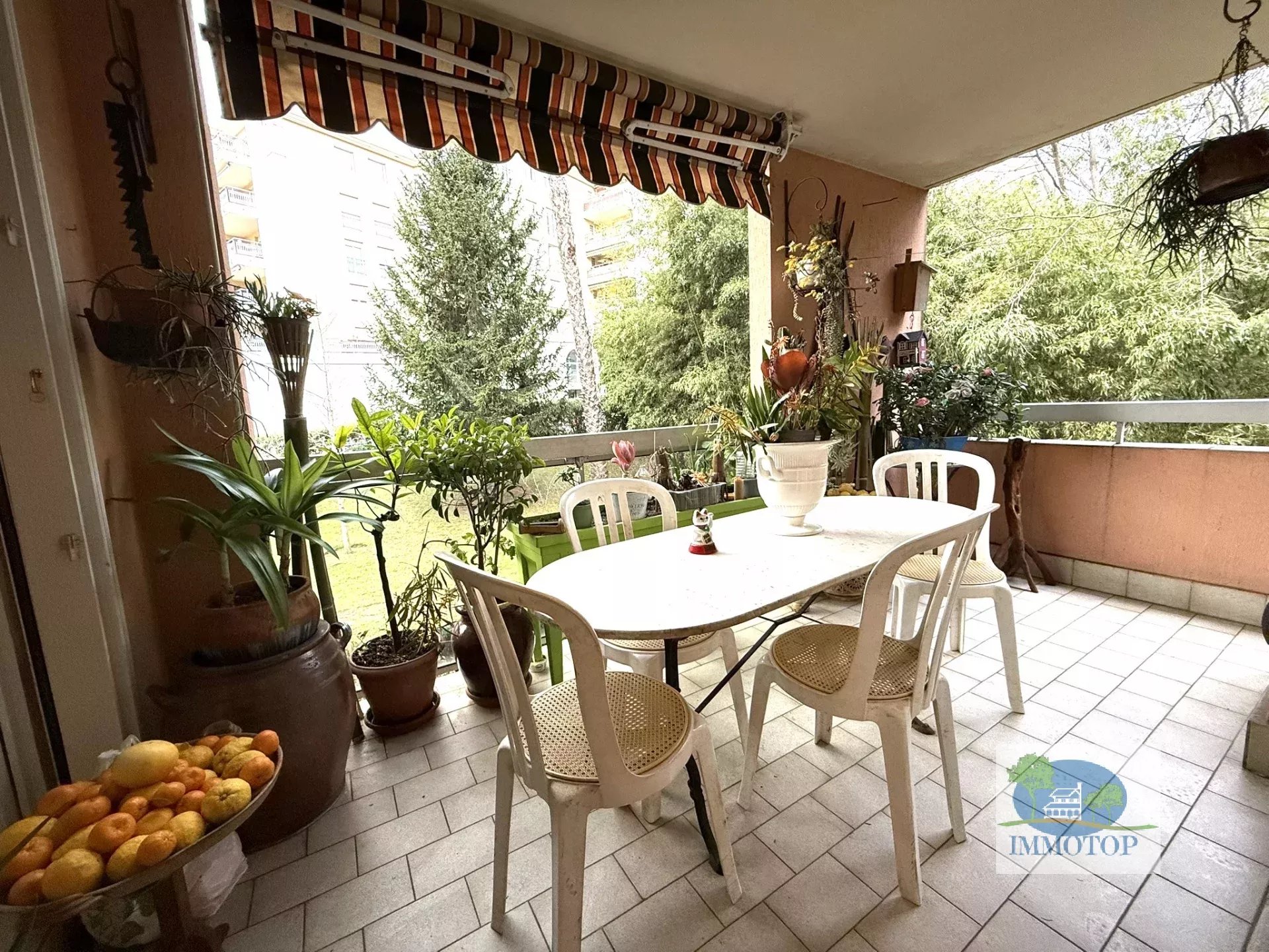 Agence immobilière de 