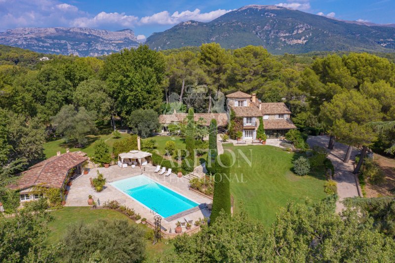 Roquefort-les-Pins 