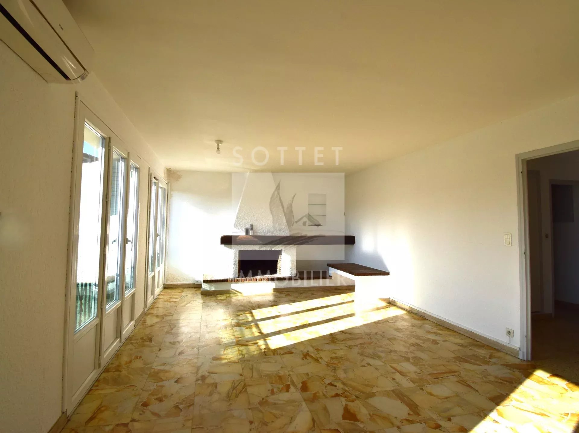 Agence immobilière de 