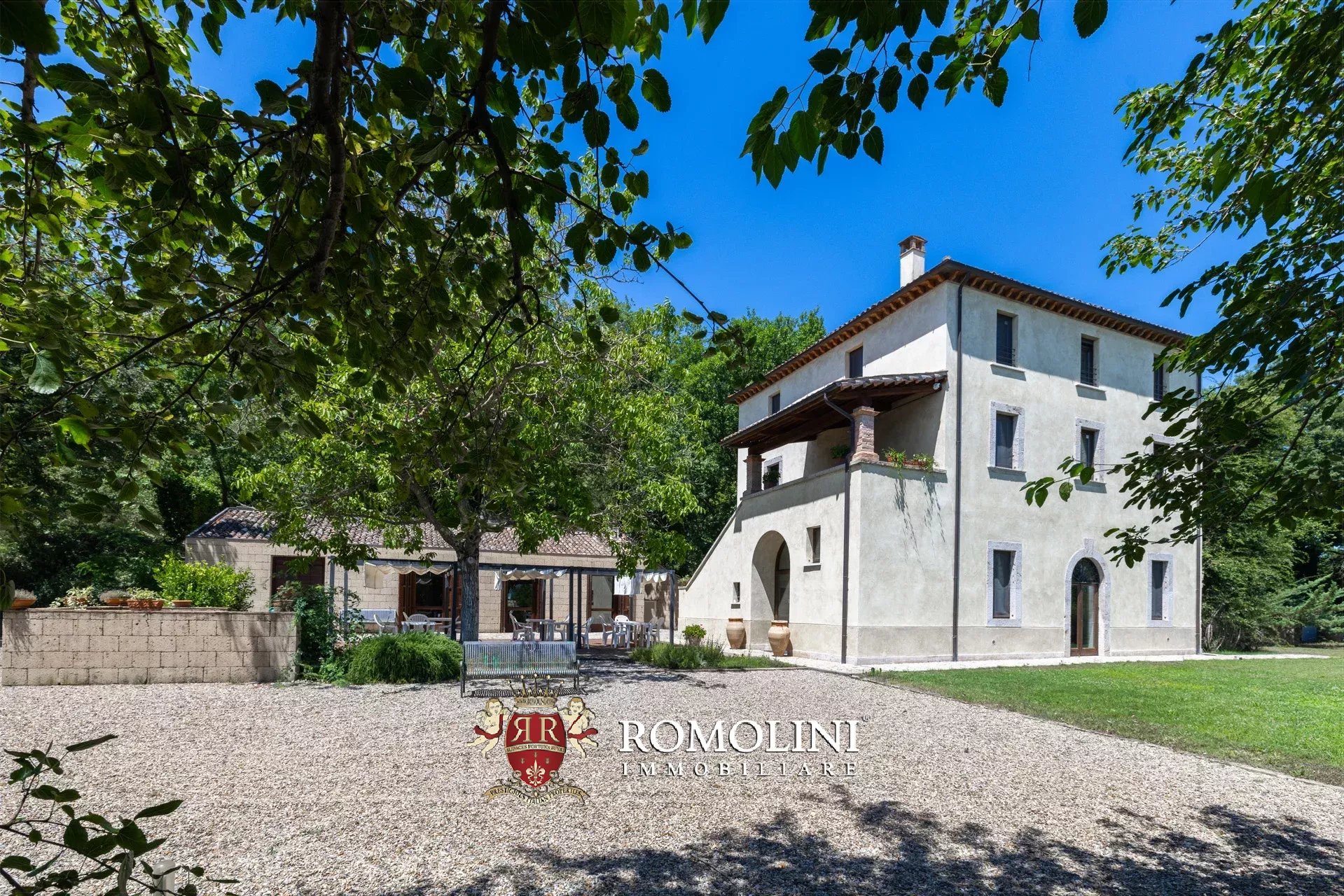 27 Bedroom Villa/Townhouse's Image 9