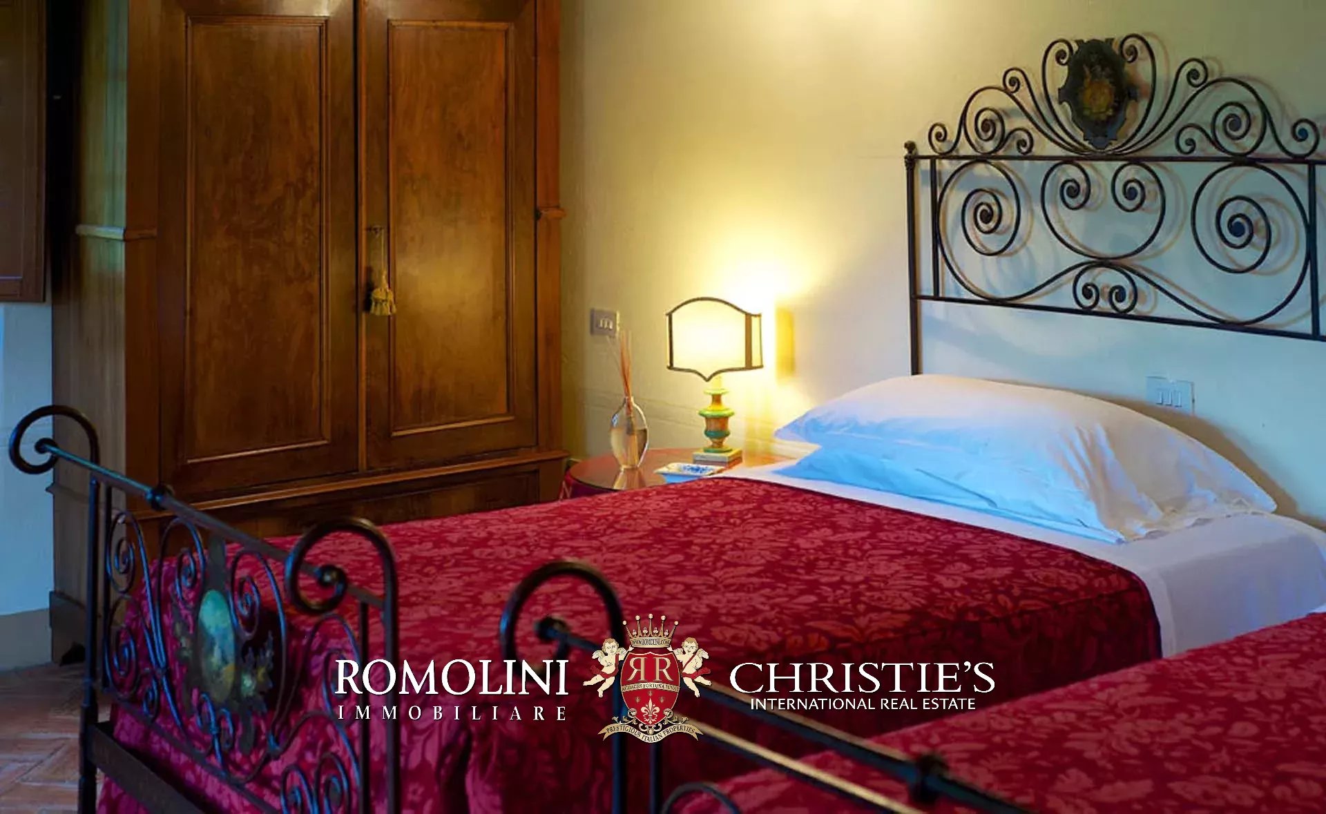 15 Bedroom Villa/Townhouse's Image 44