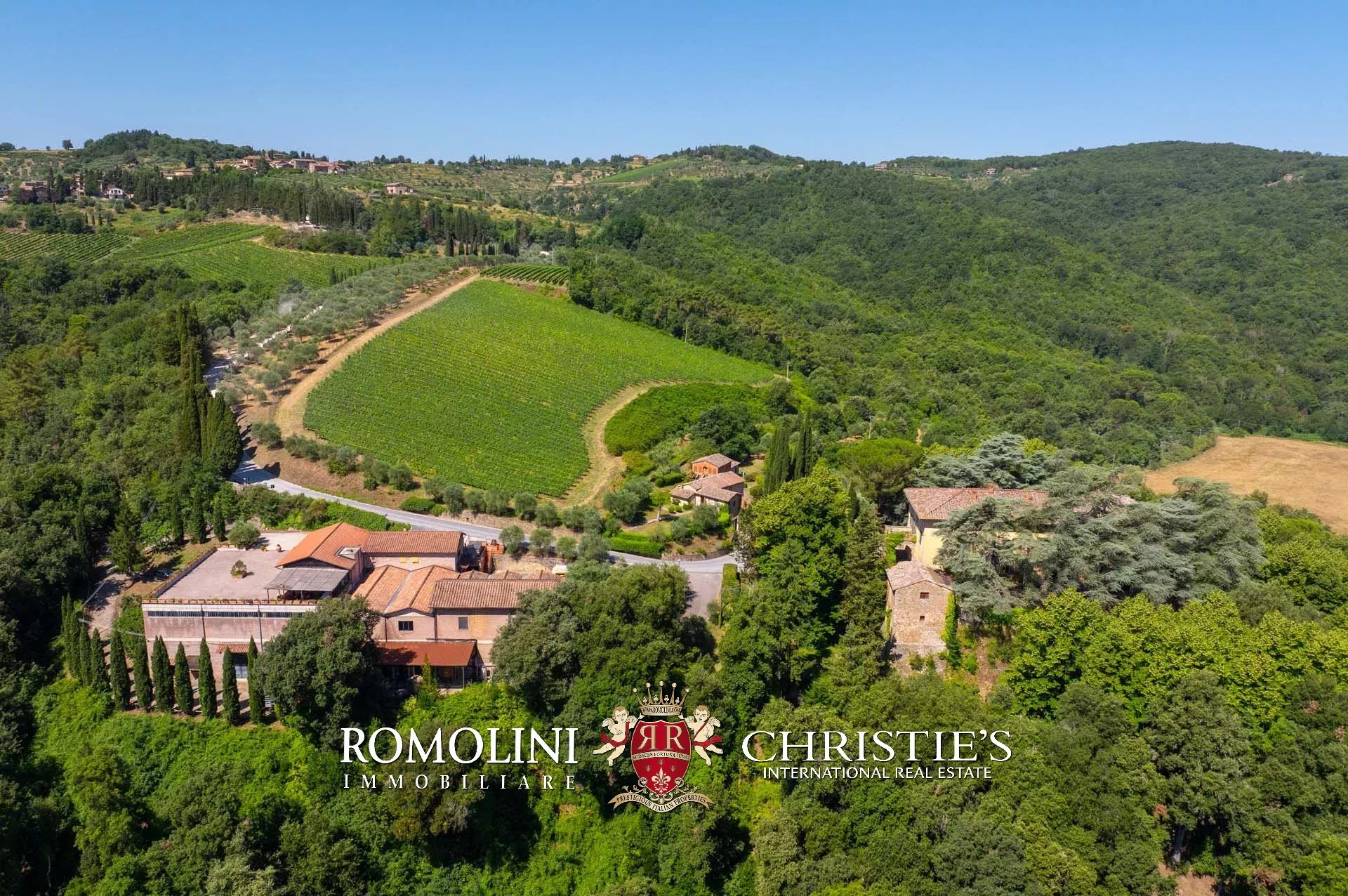 33 Bedroom Vineyard's Image 11