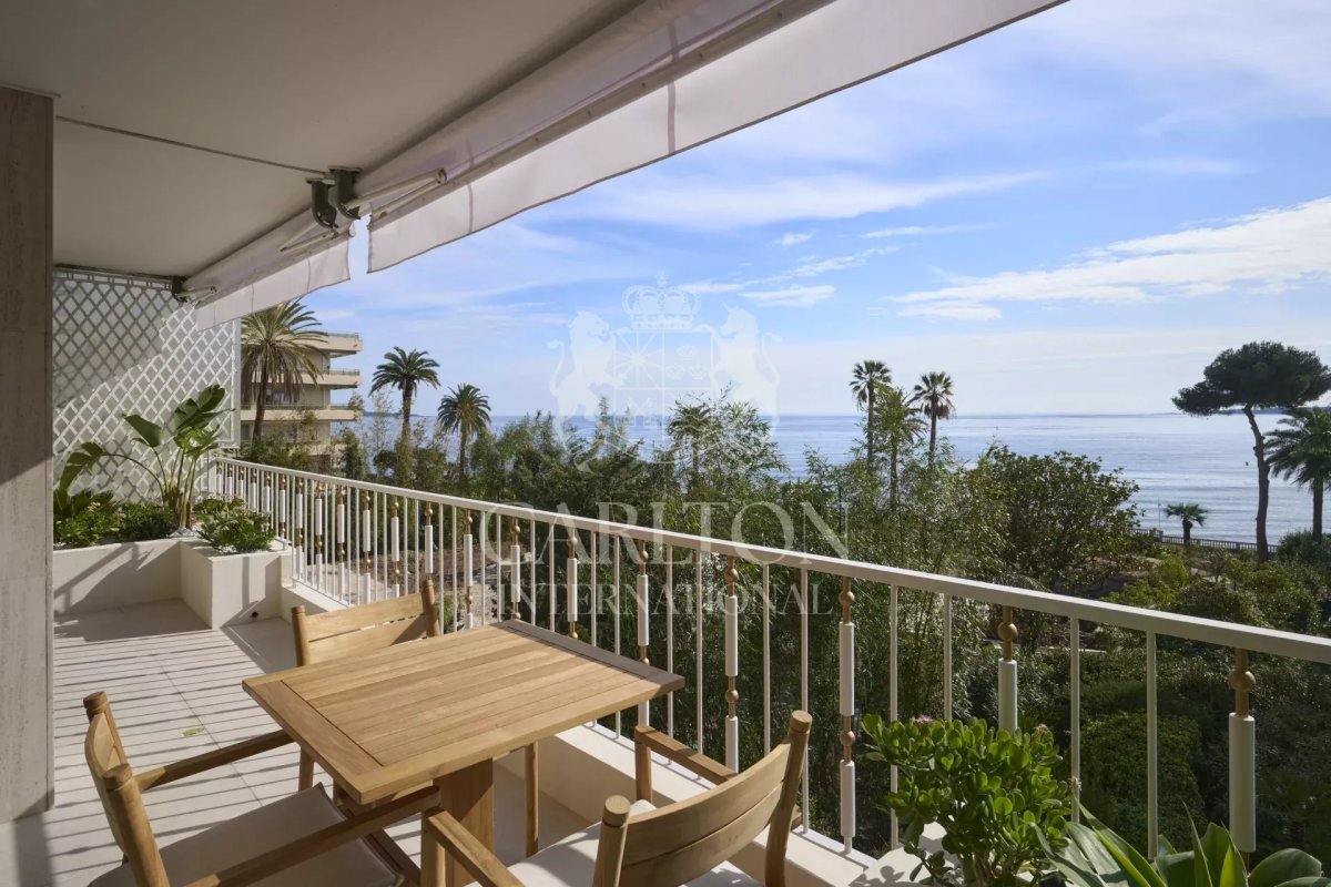 Cannes Palm Beach – Bel Appartement 4 Pièces Rénové Vue Mer